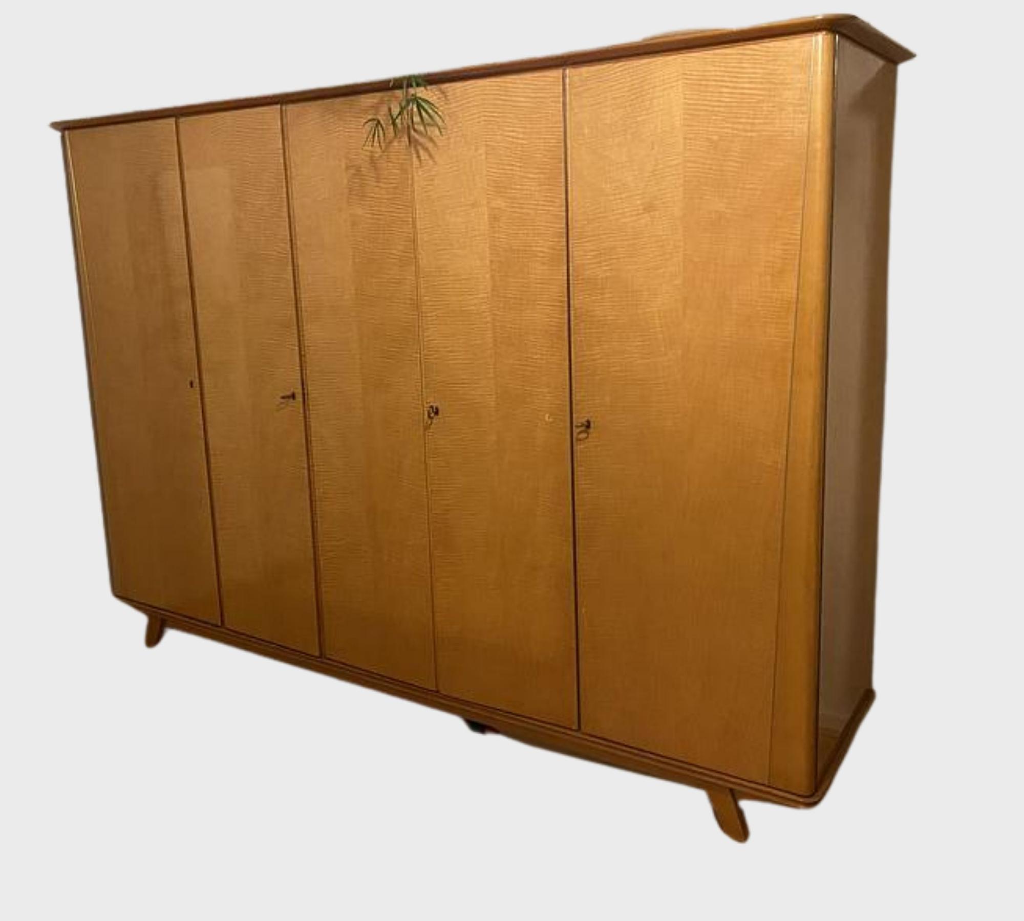 Vintage Kleiderschrank Holz Braun 0