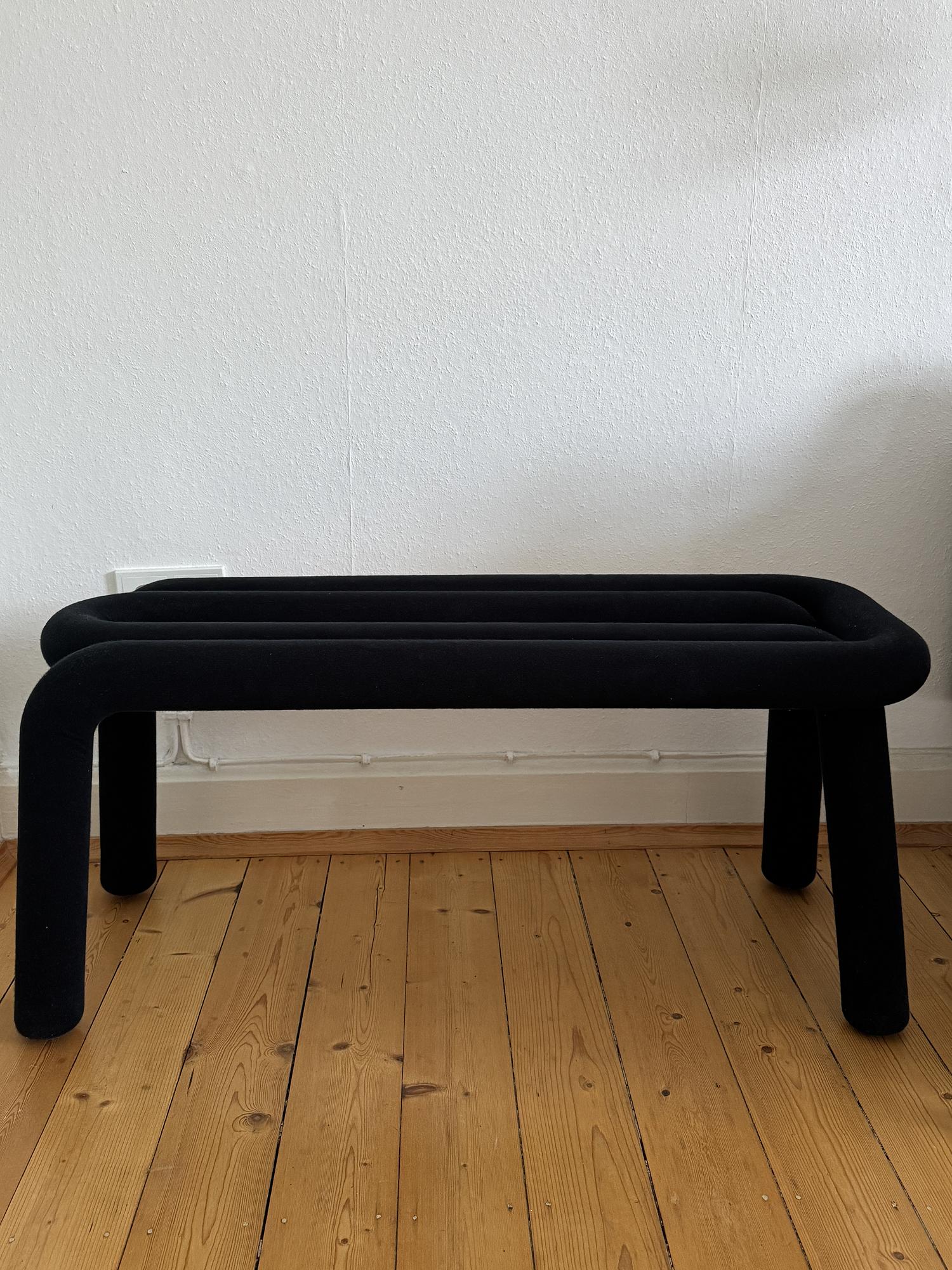 Bold Bank Schwarz  1