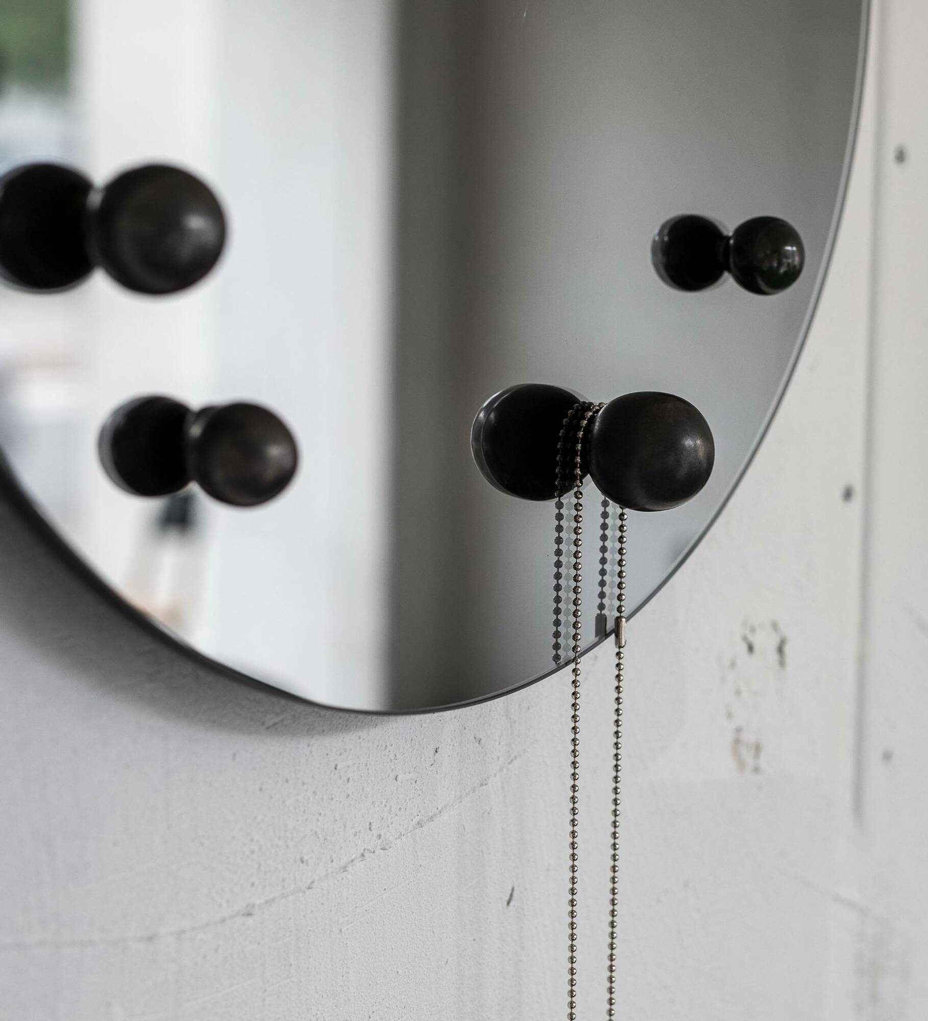 Designer Spiegel mit Schmukhaken Durchmesser 42cm 2