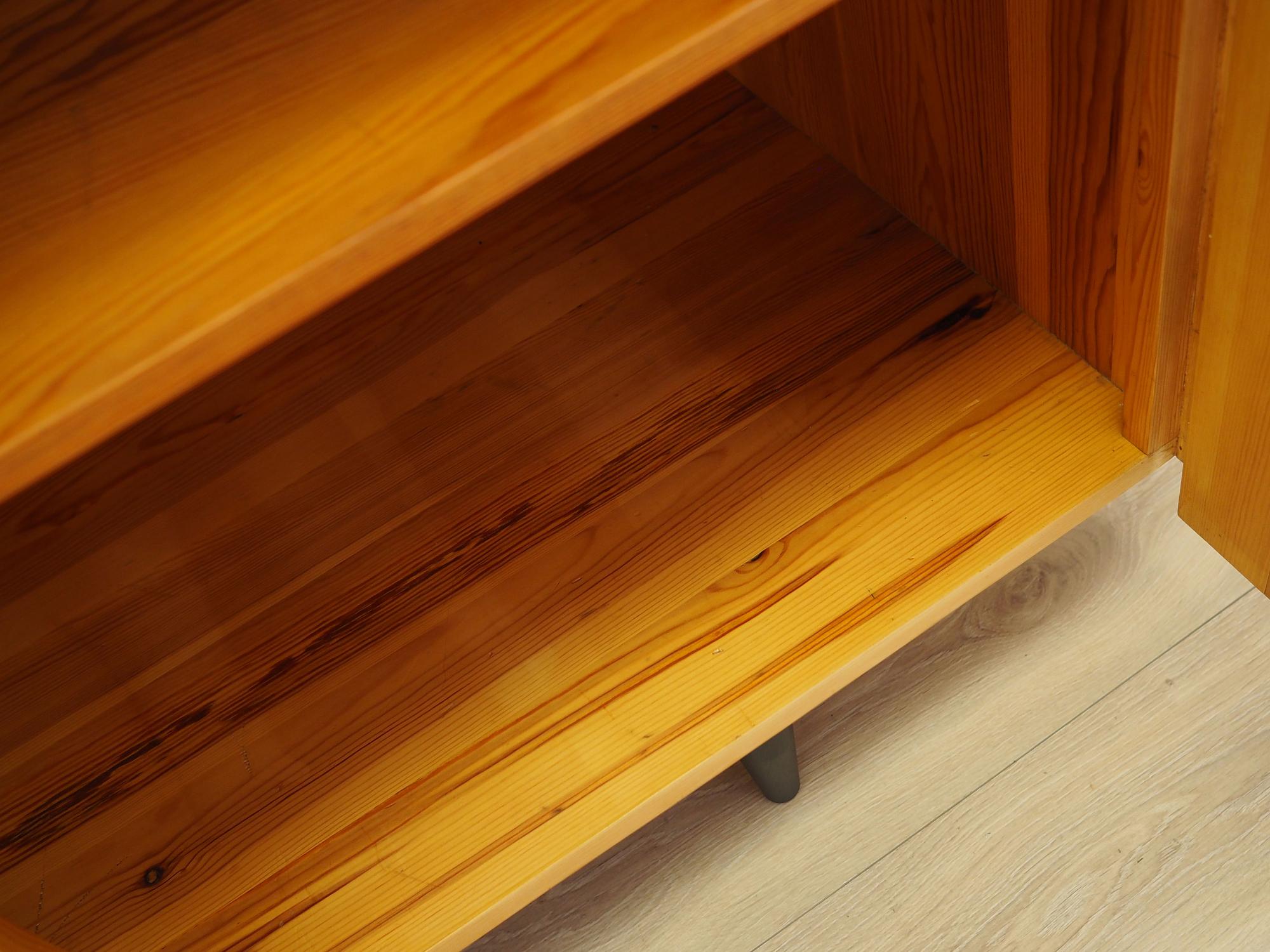 Display cabinet Pine wood 1980s 9
