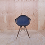 Eames Fiberglass Armchair DAW Holz Blau 3