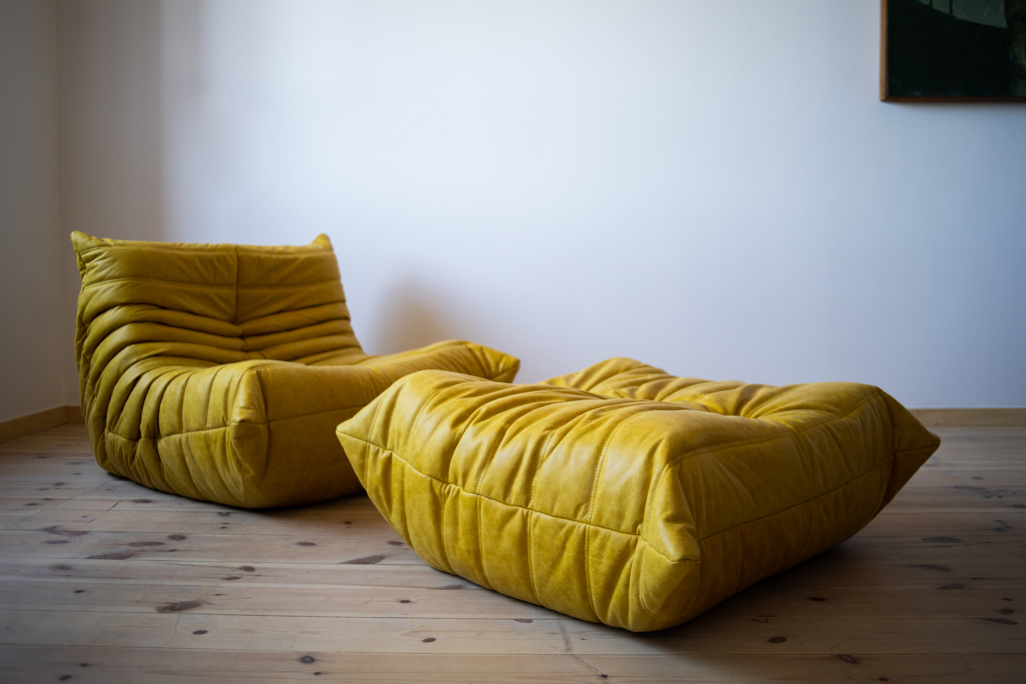 Set Poltrona e Pouf Togo in Pelle Pull-Up Giallo 0