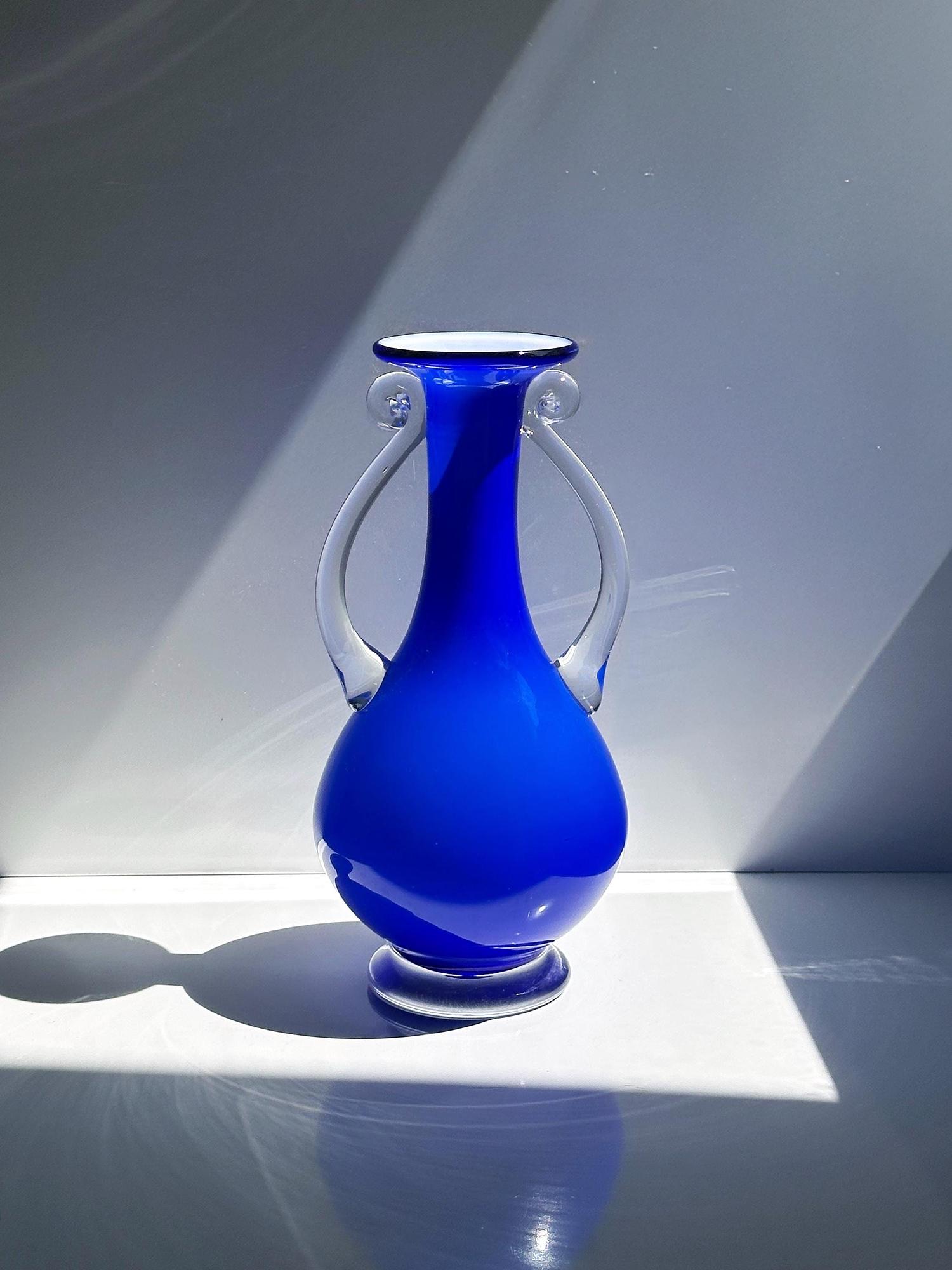 Vintage Blumenvase Milchglas Kobaltblau 1980er Jahre 0