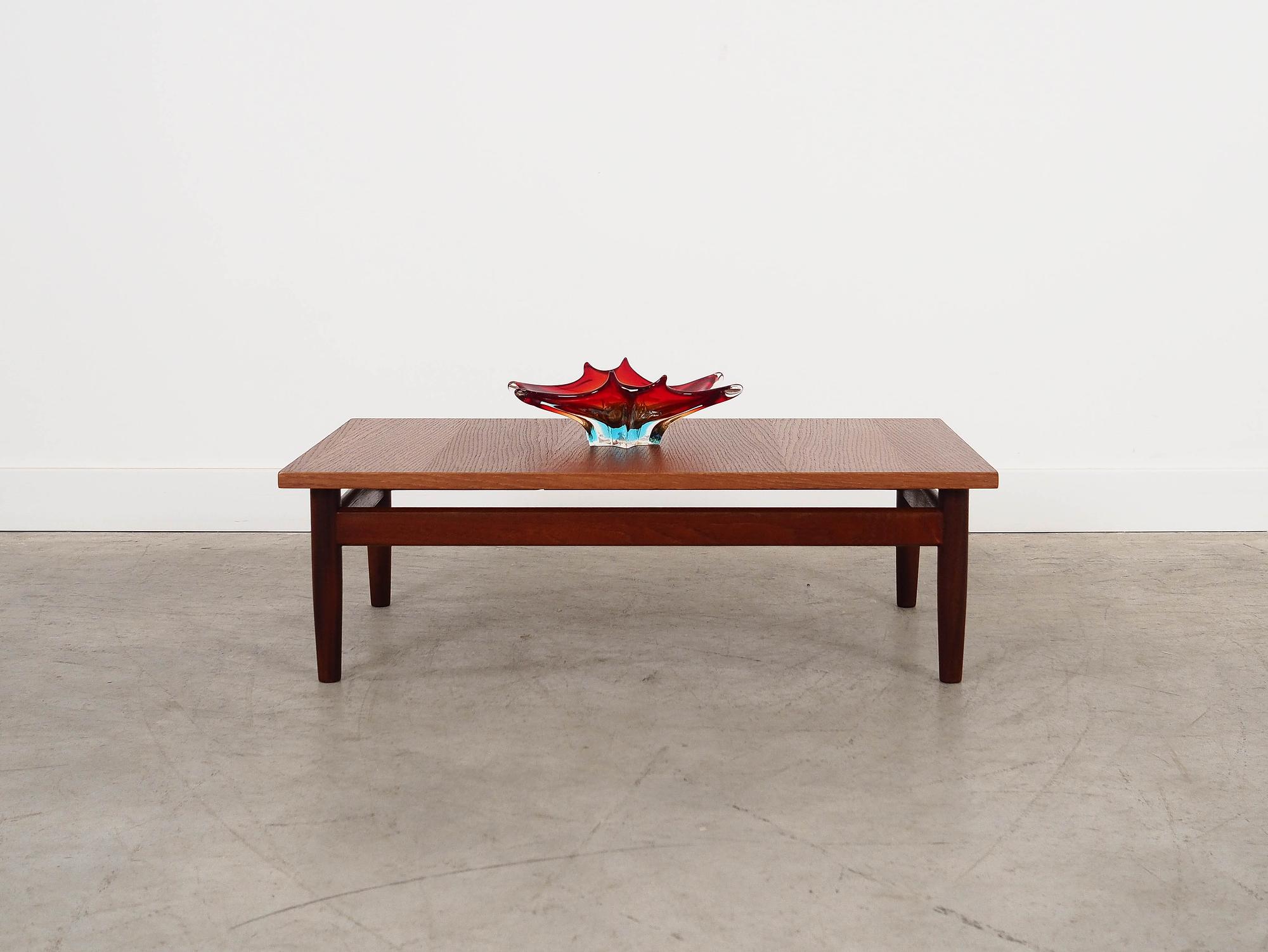 Couchtisch aus Eiche Optik 1970er Jahre  1