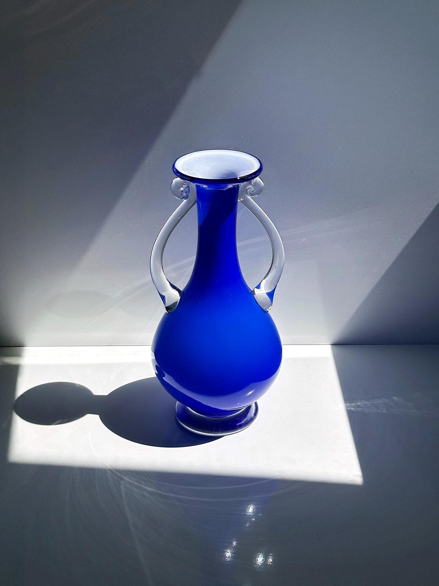 Vintage flower vase
Milk glass
Cobalt blue
1980s 3