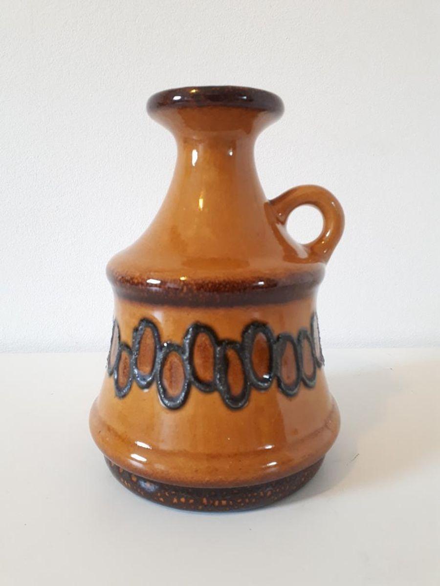 Vase mit Henkel Braun 1