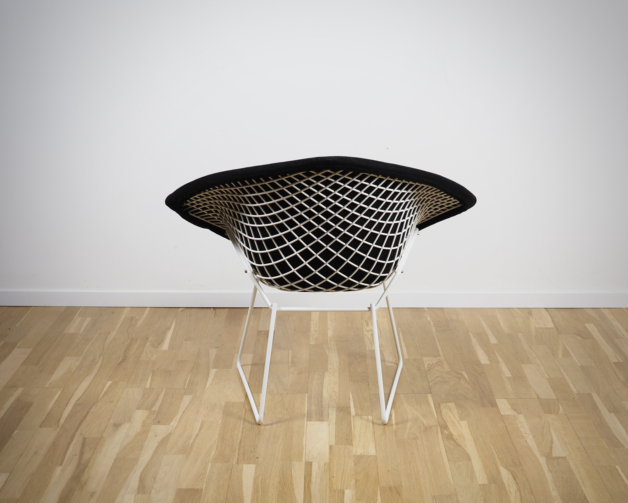 Bertoia Diamond Chair Steel in Full Upholstery 3