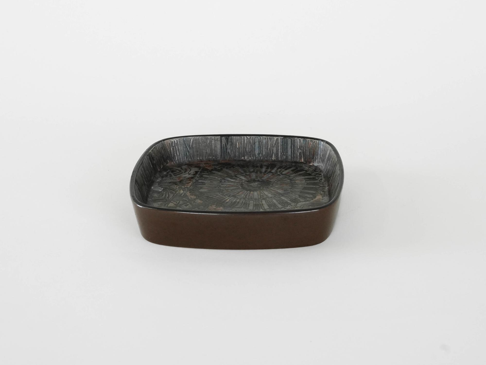 Read Ceramic bowl Brown 1970s 2