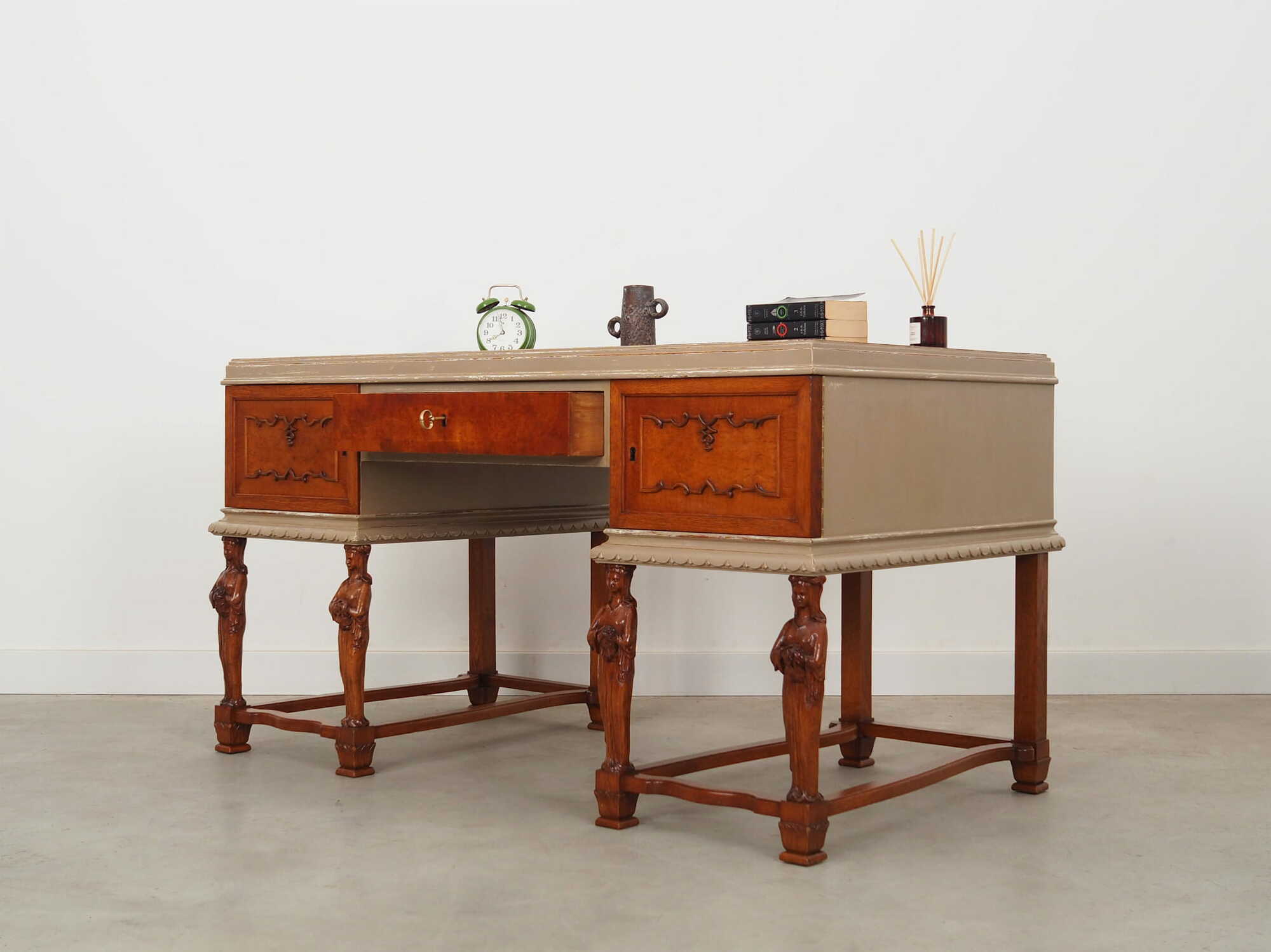 Scrivania vintage in legno marrone anni '50 4