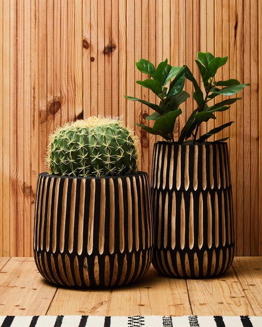 Arlo Große Natur und Schwarze Holzvase
 1