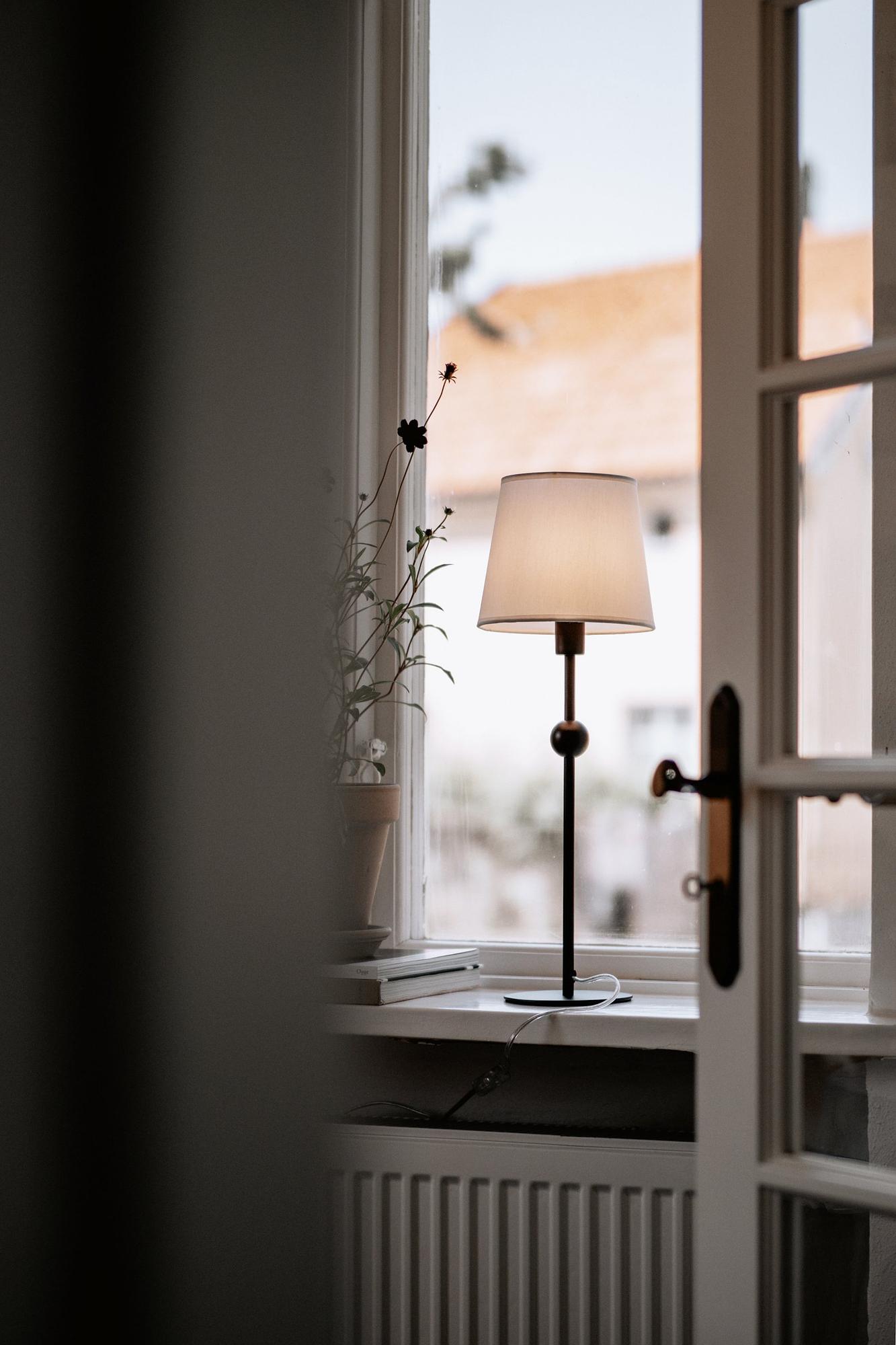Astrid Tischlampe Schwarz 7