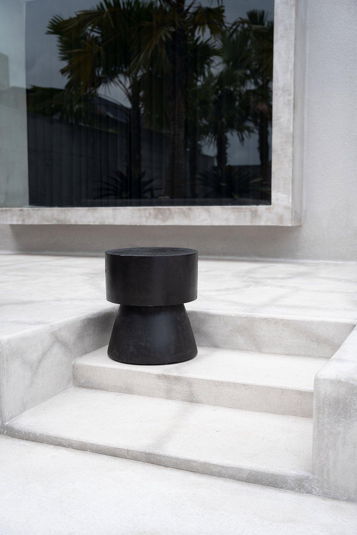 The Warmi Stool Black ø40cm 3