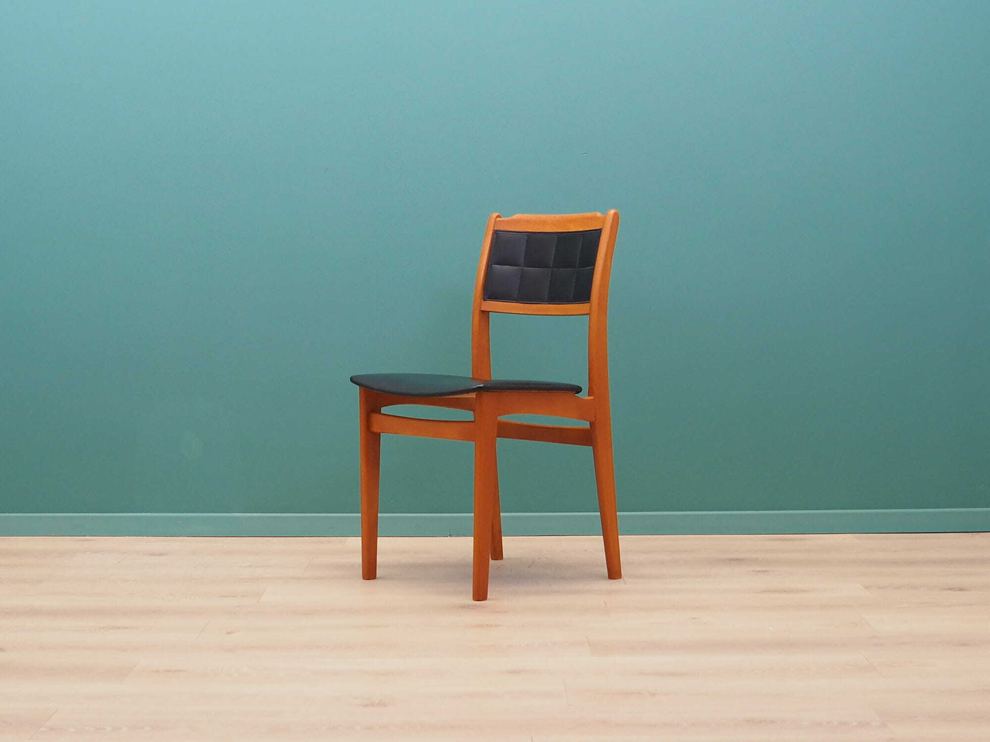 4x Vintage Chair Beech Wood Faux Leather Black 1970s 9
