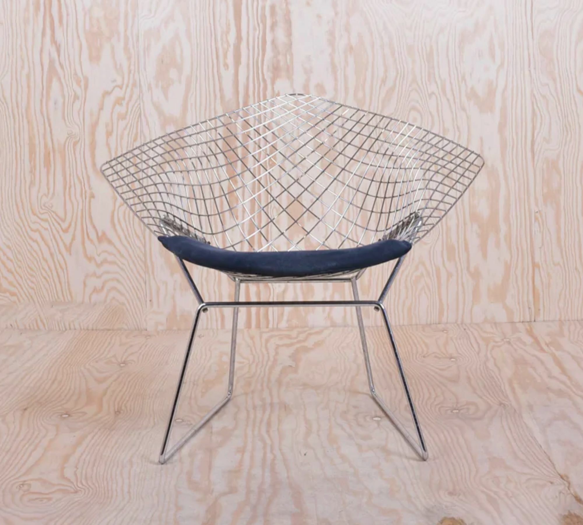 Bertoia Diamond Chair Silber mit Sitzkissen  0