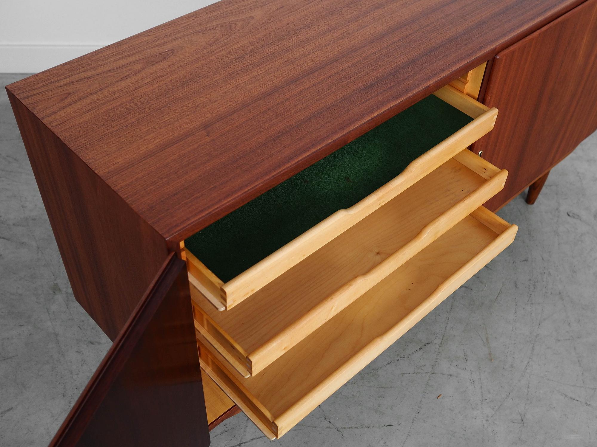 Mahagoni-Schrank Braun 1970er Jahre 8