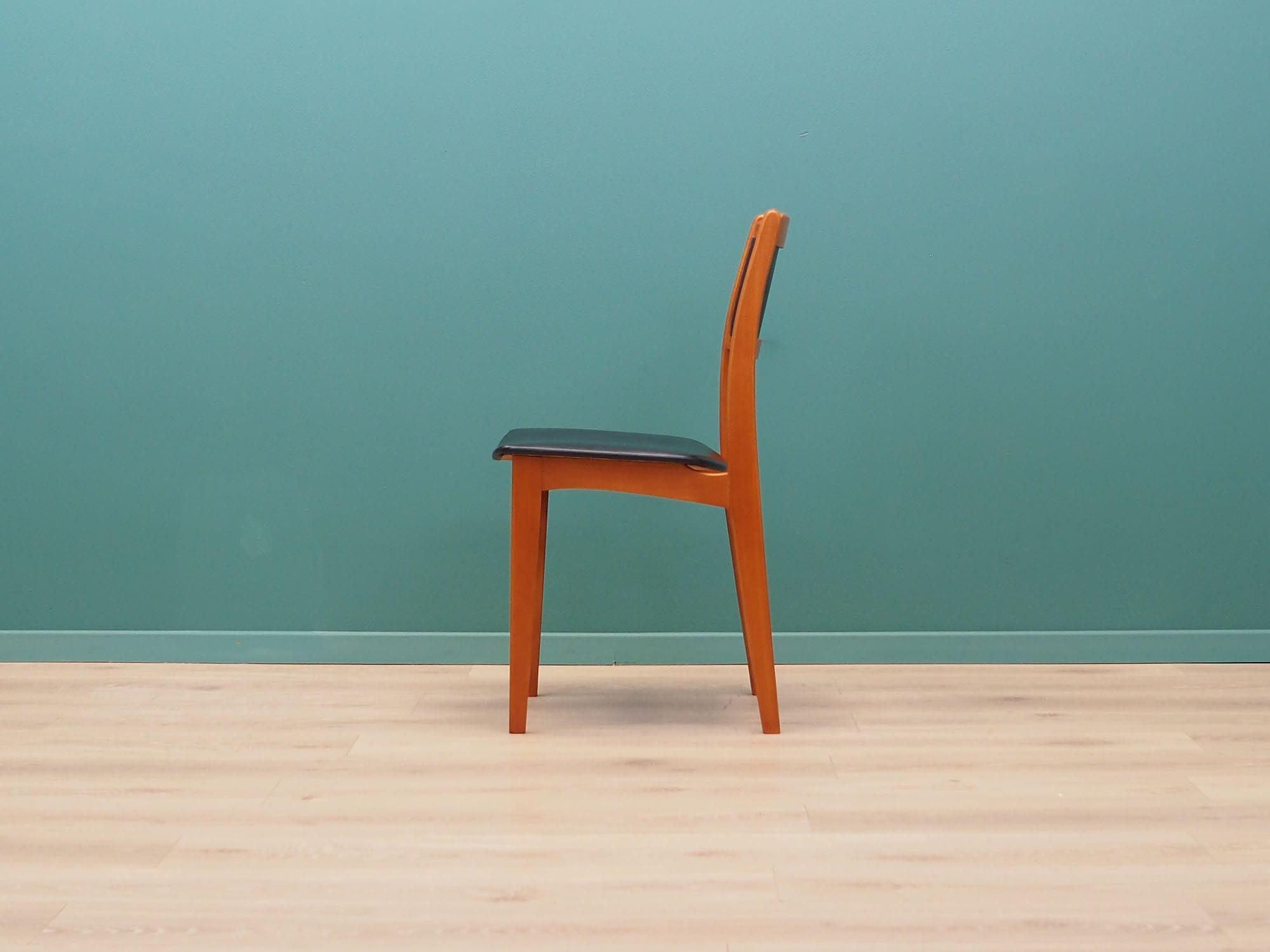 4x Vintage Chair Beech Wood Faux Leather Black 1970s 10