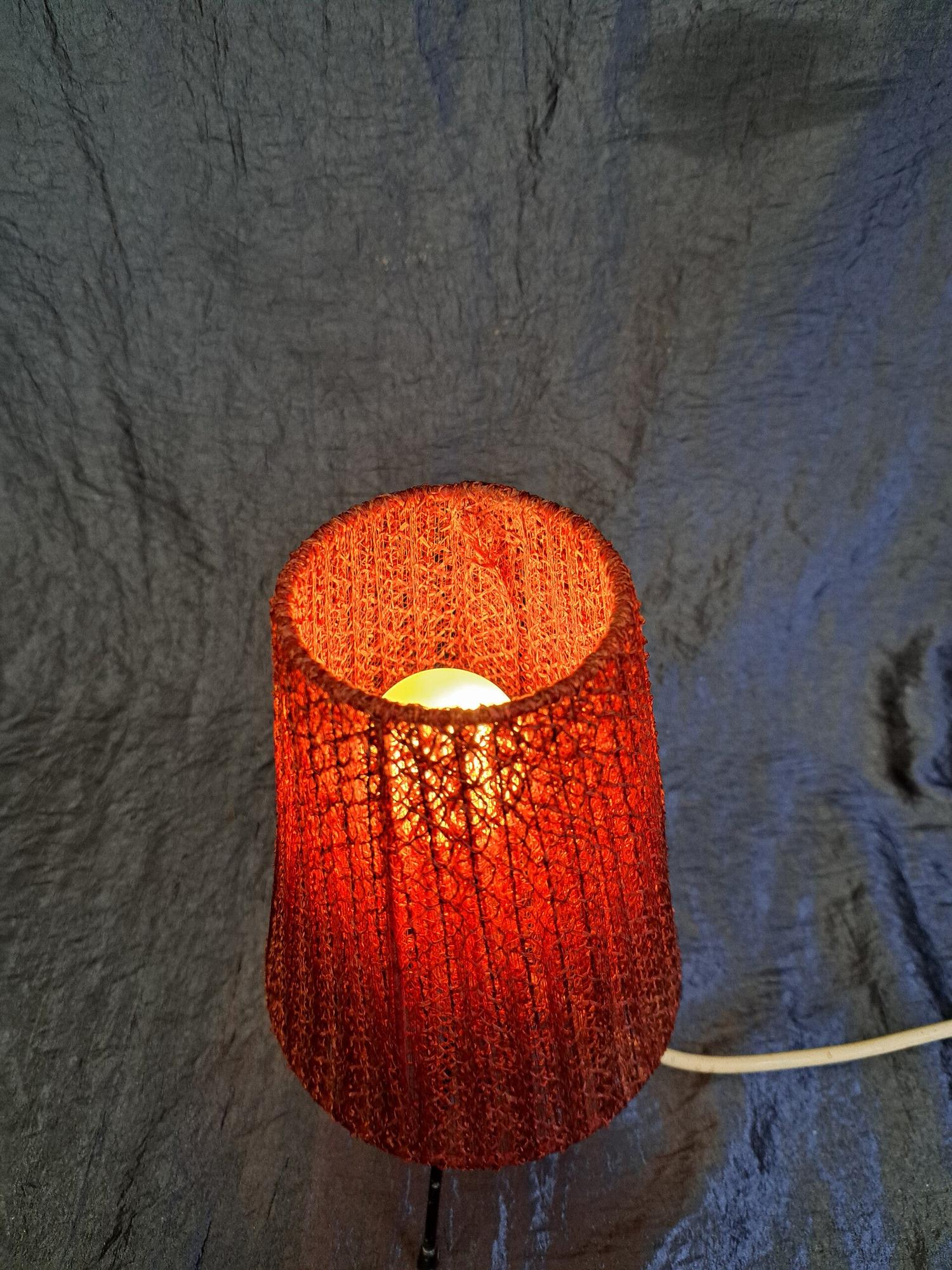 Vintage Tischlampe Dreibeinig Rot 50er Jahre 4