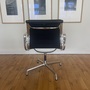 Vitra Eames EA208 Soft Pad Chair Leder Schwarz 2