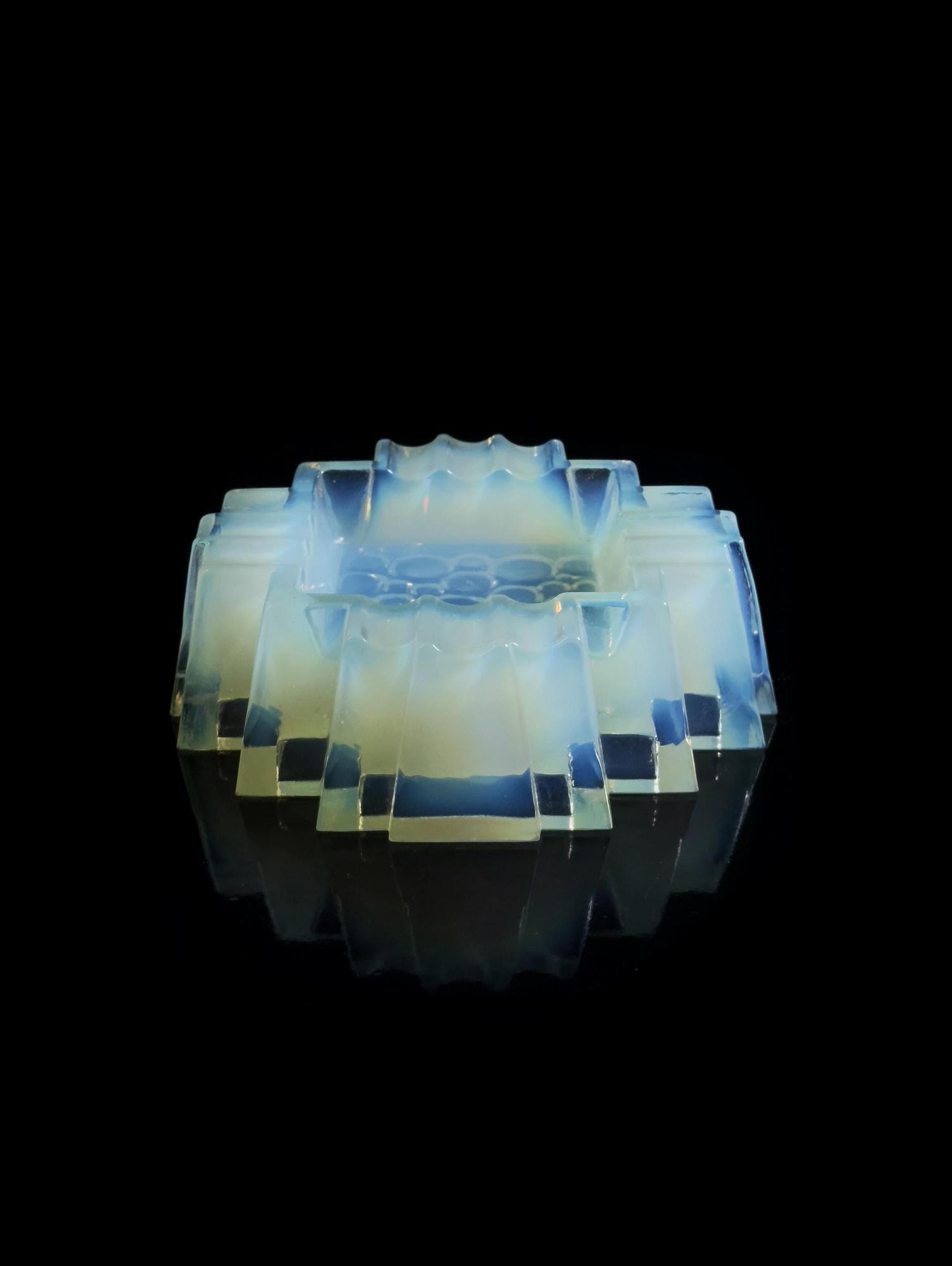 Vintage Art Deco Ashtray Opaline Glass 1930s 4