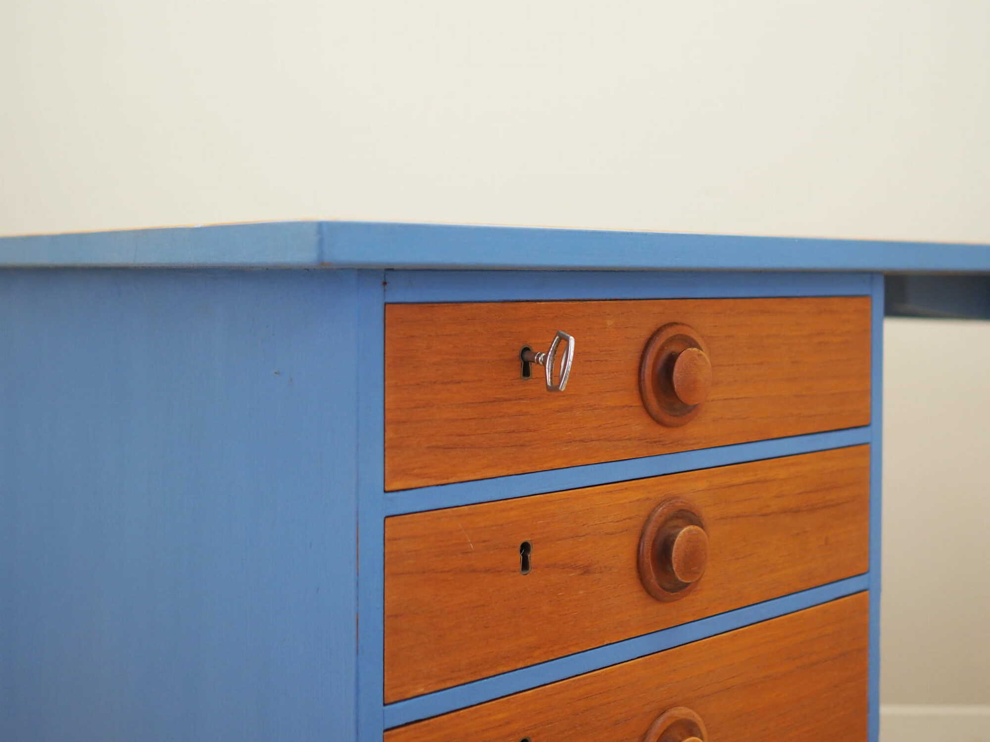 Vintage Schreibtisch Teakholz 1960er Jahre Blau 8