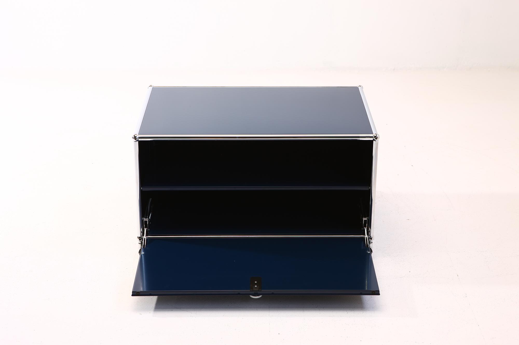 Lowboard 1x1 mit Rollen Stahlblau 1