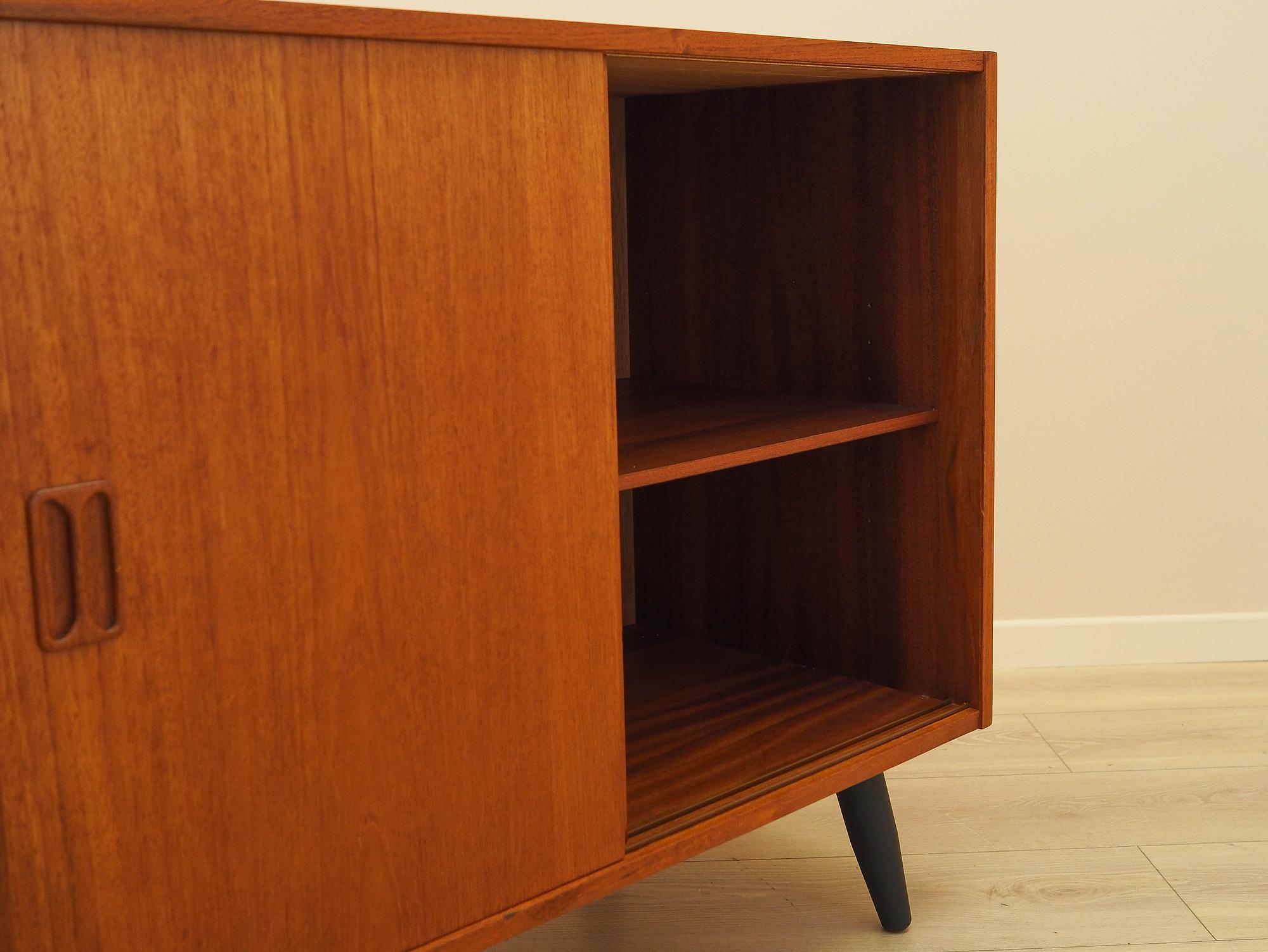 Teak cabinet 1970s 10