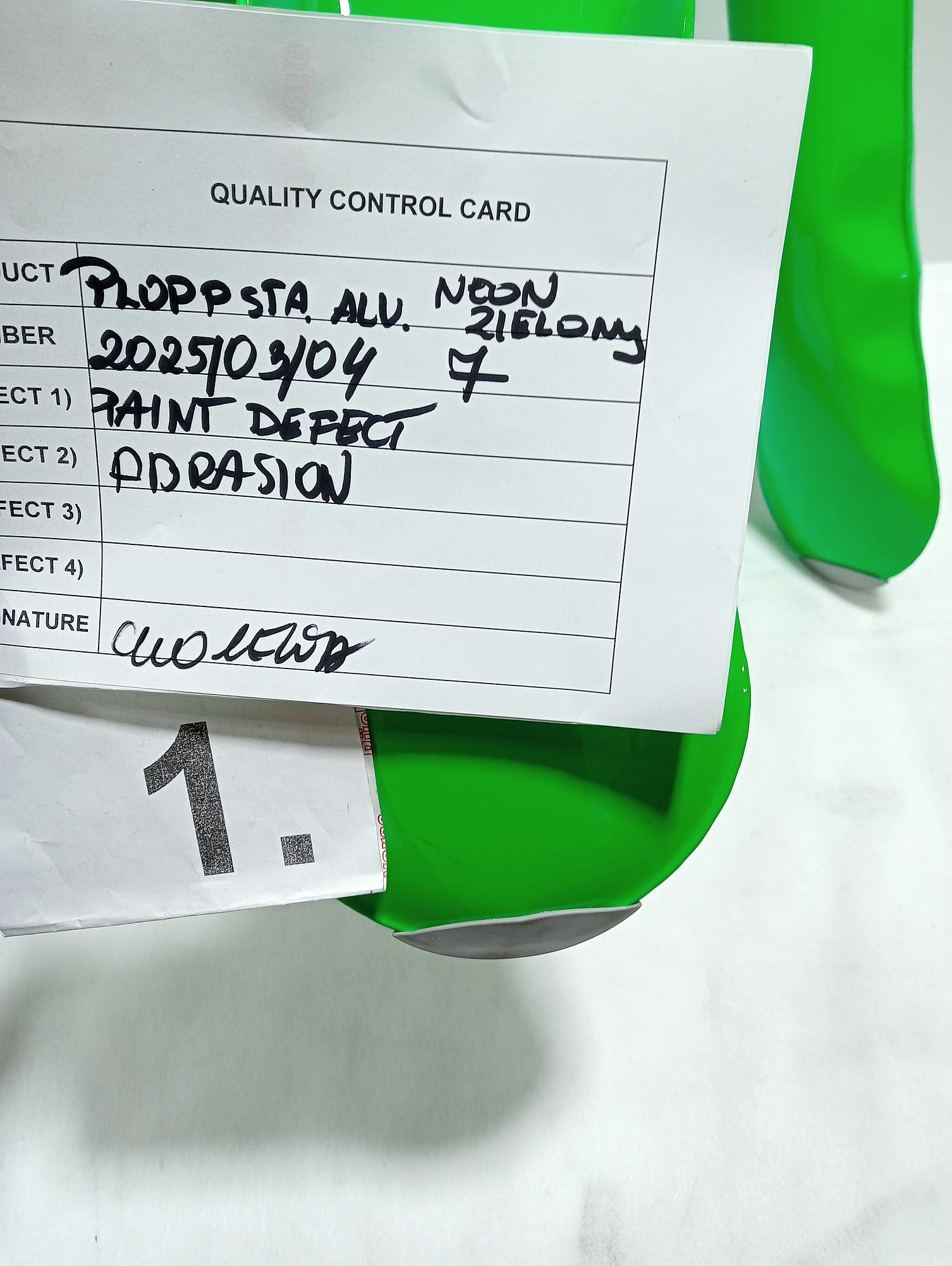 Plopp Standard stool Aluminium Neon Green RAL 6038 3