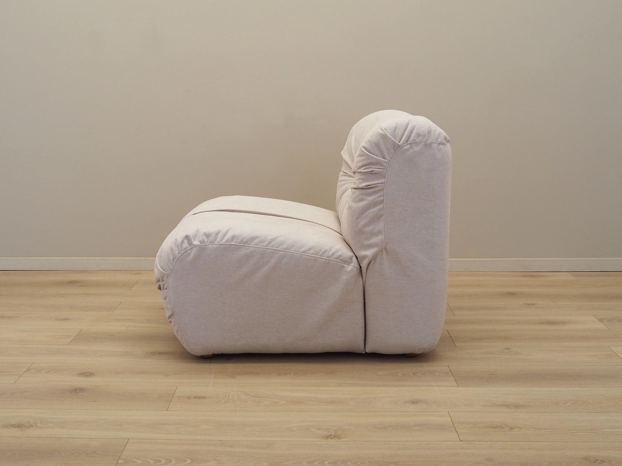 Beige armchair, Italian design, 1970s, Production: Italy 3