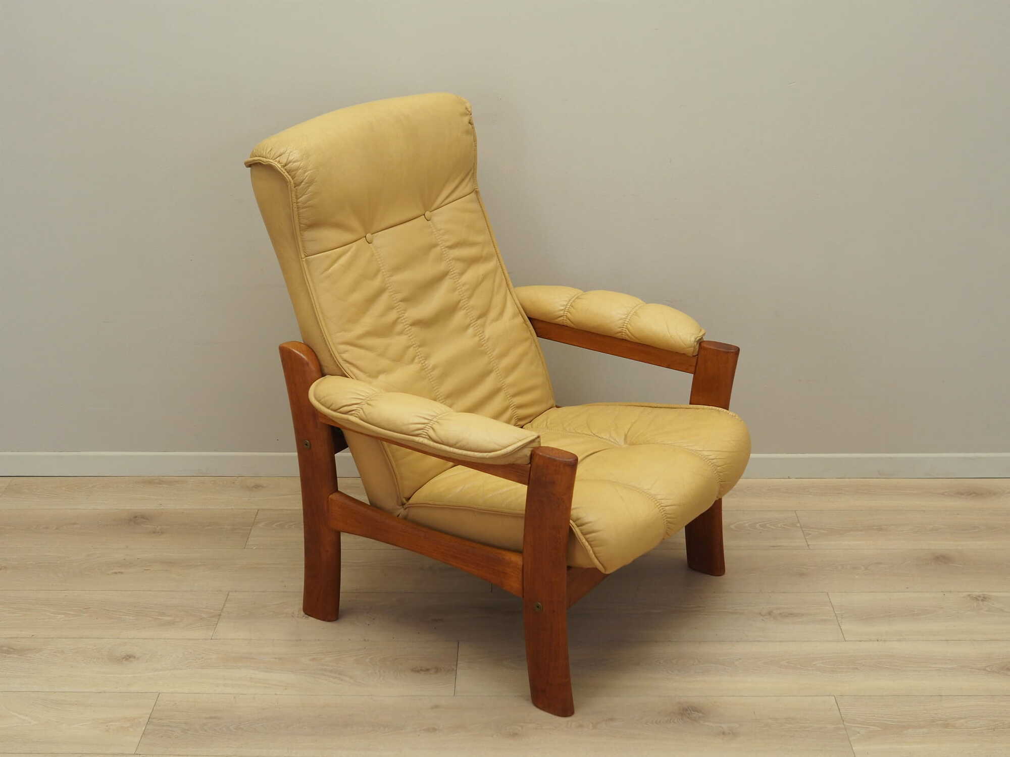 Armchair Teak Wood Leather Yellow 1960s 7
