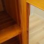 Vetrina in legno di pino, anni '80 10