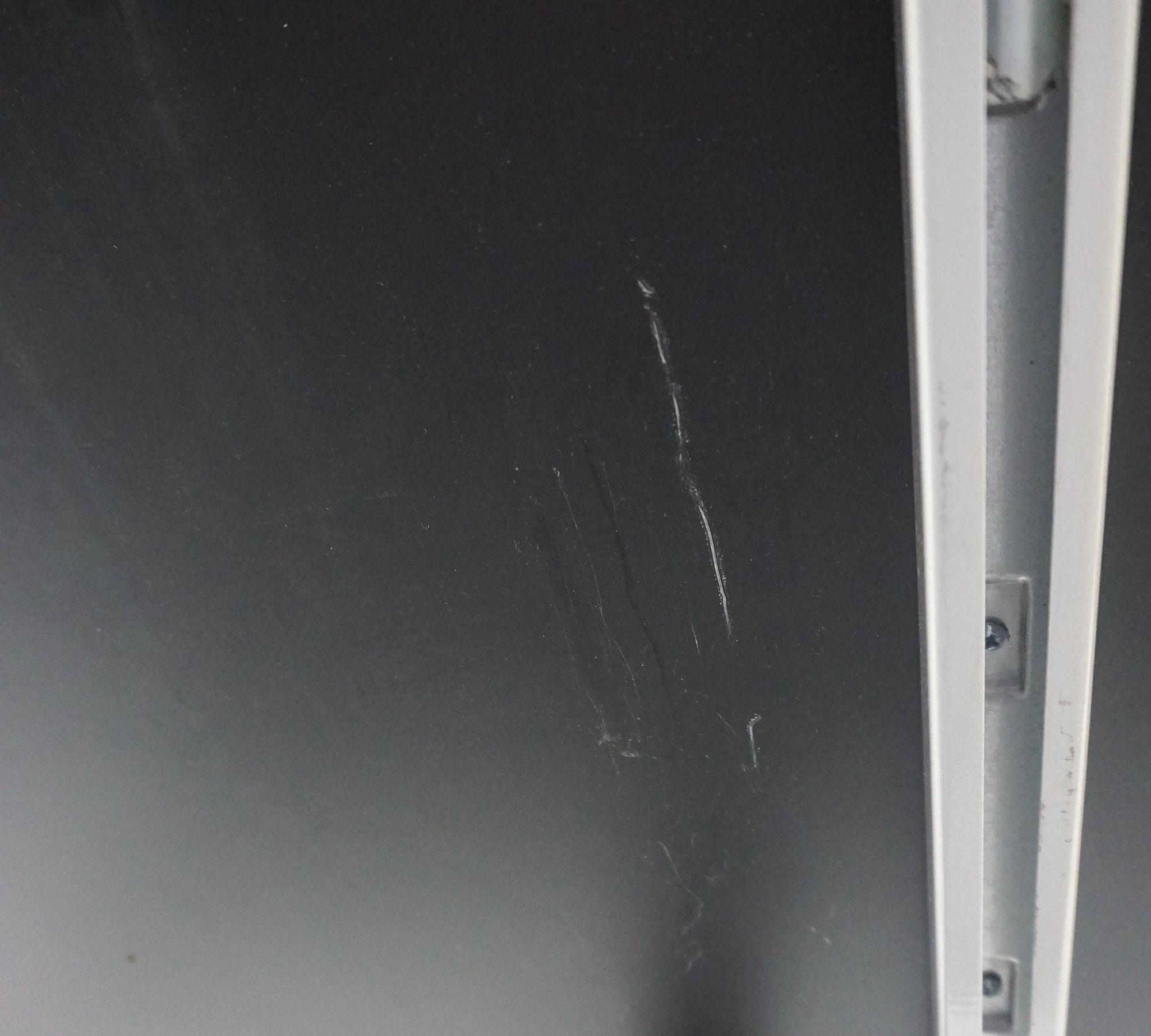 Ottawa Esstisch weißer Lack mit mattschwarzen Beinen 3