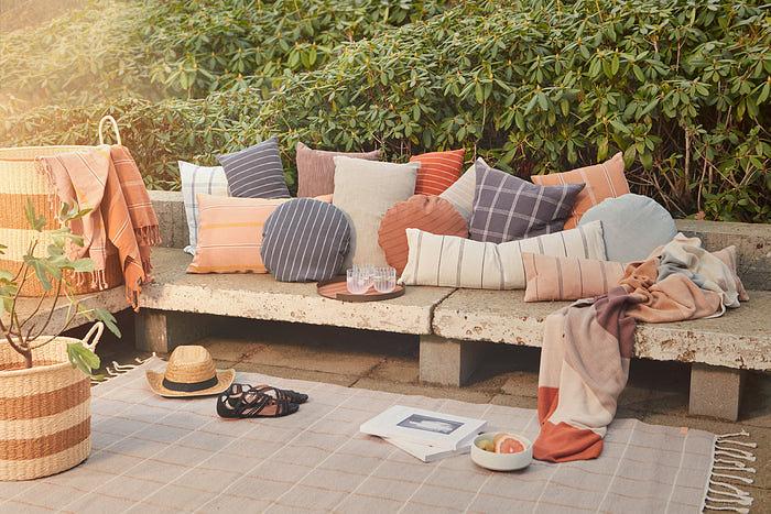 Oka Tablett Edelstahl Silikon Braun 3