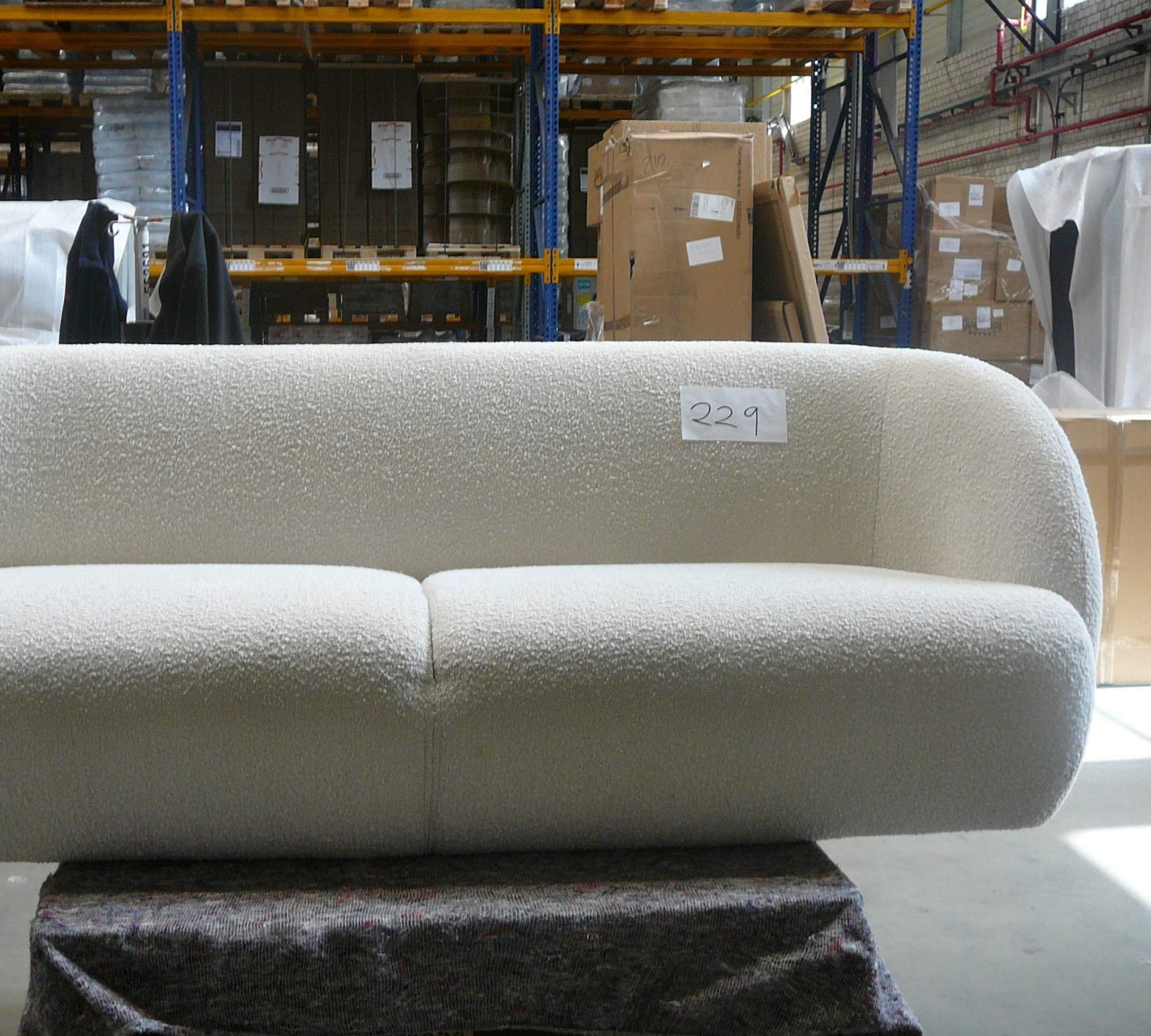 Design-Award-Winning Paula 3-Sitzer Sofa Maya Cream 8