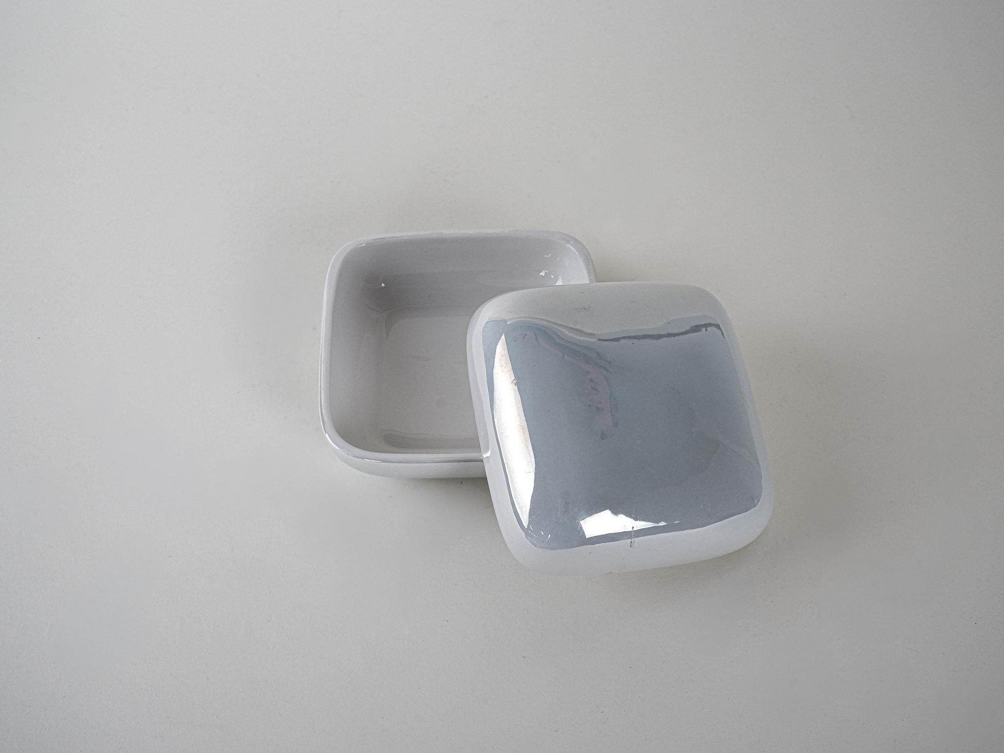 Porcelain box White 1970s 5