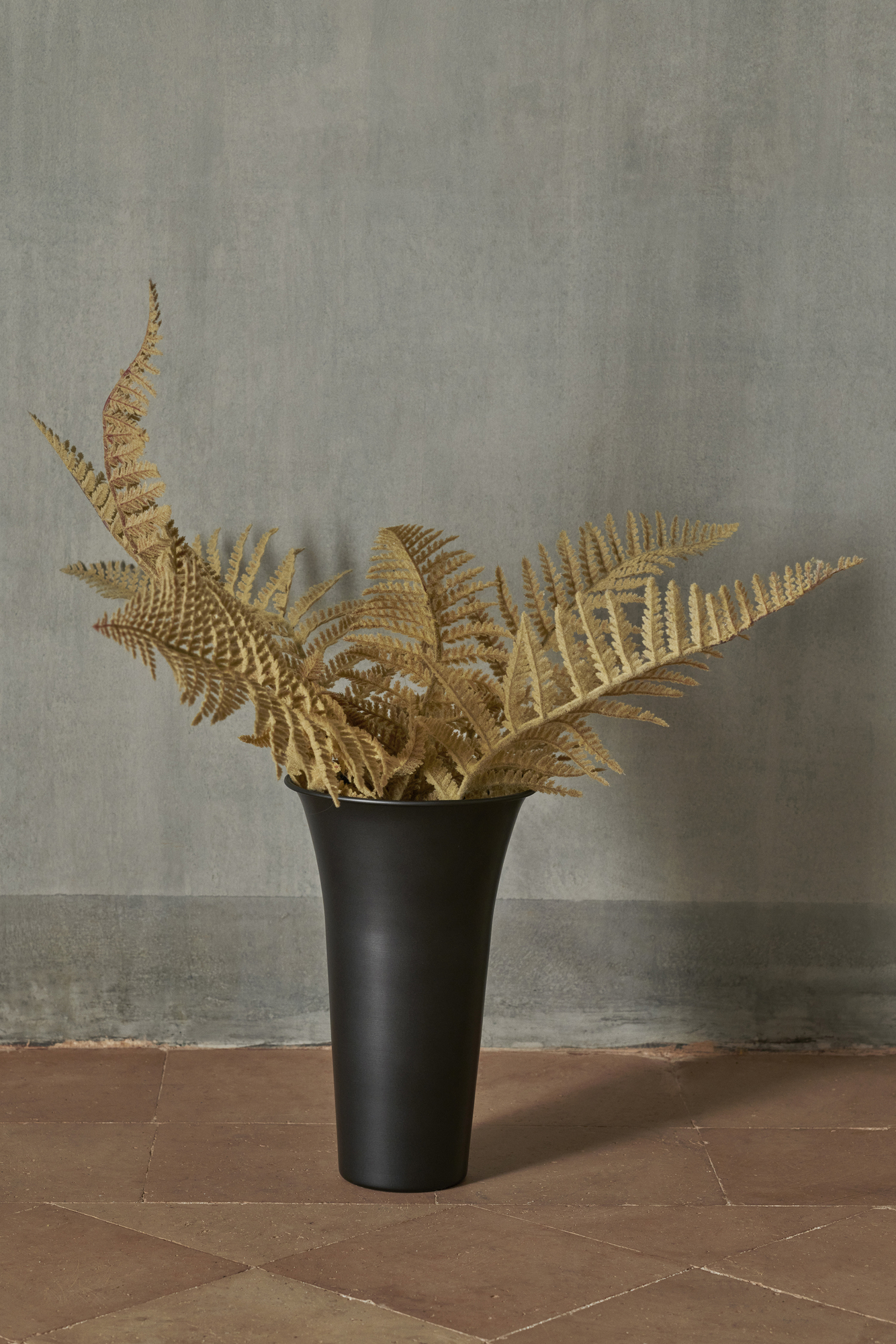 Spun Vase Aluminium Schwarz 2