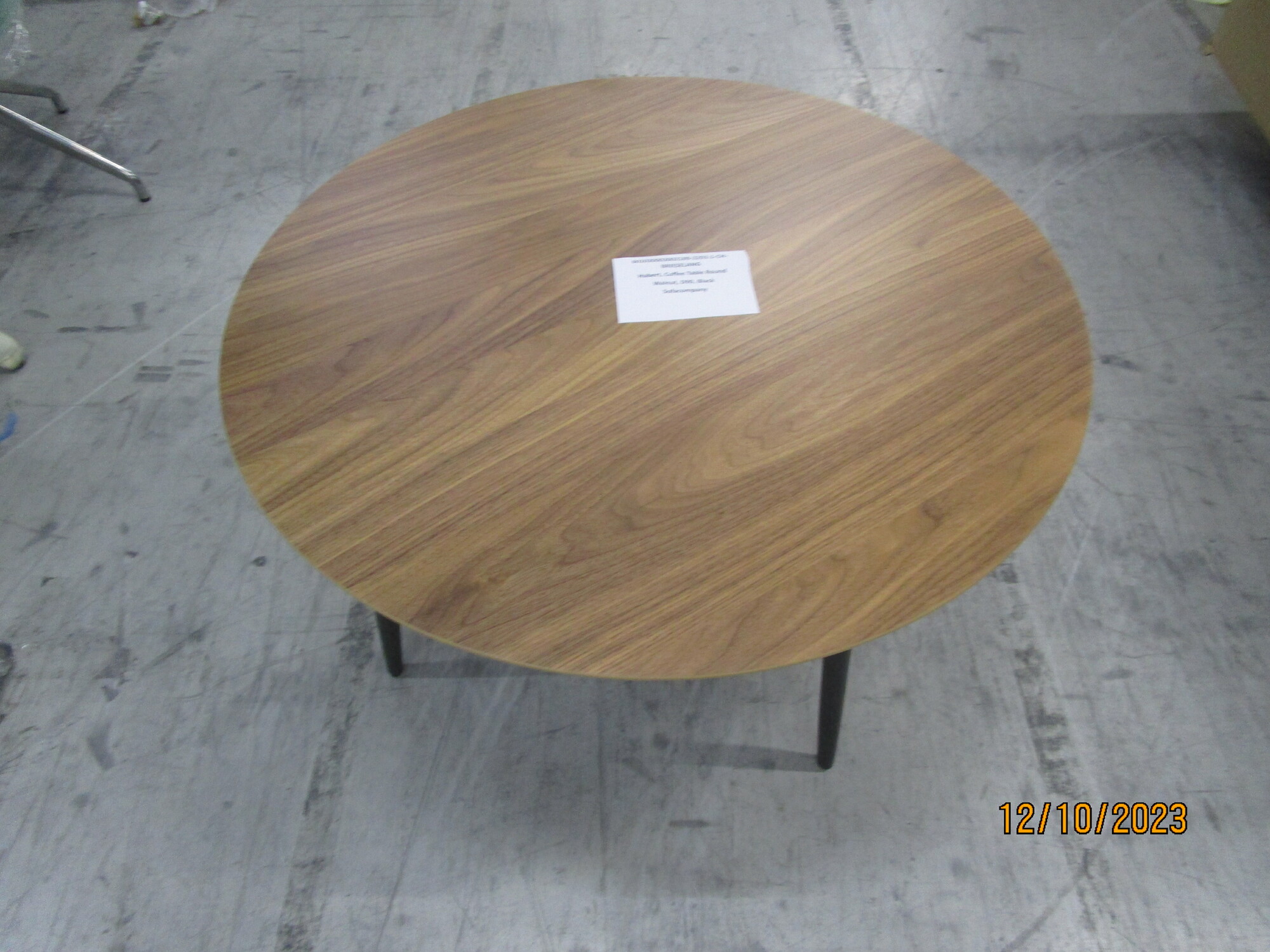 Hubert Couchtisch Walnuß Ø 90cm 3