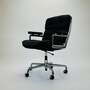 ES 104 Eames Lobby Chair Leder Schwarz 2