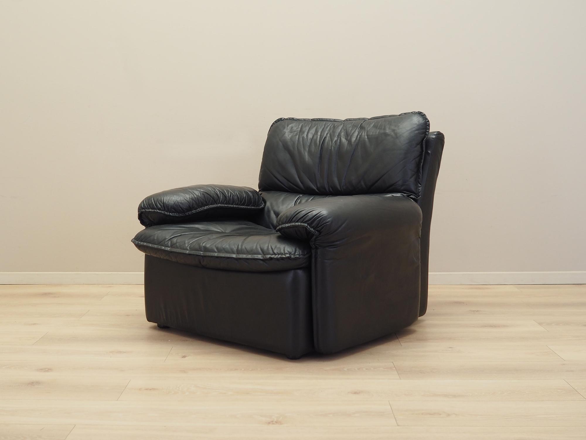 Lounge chair leather black 1970s 2