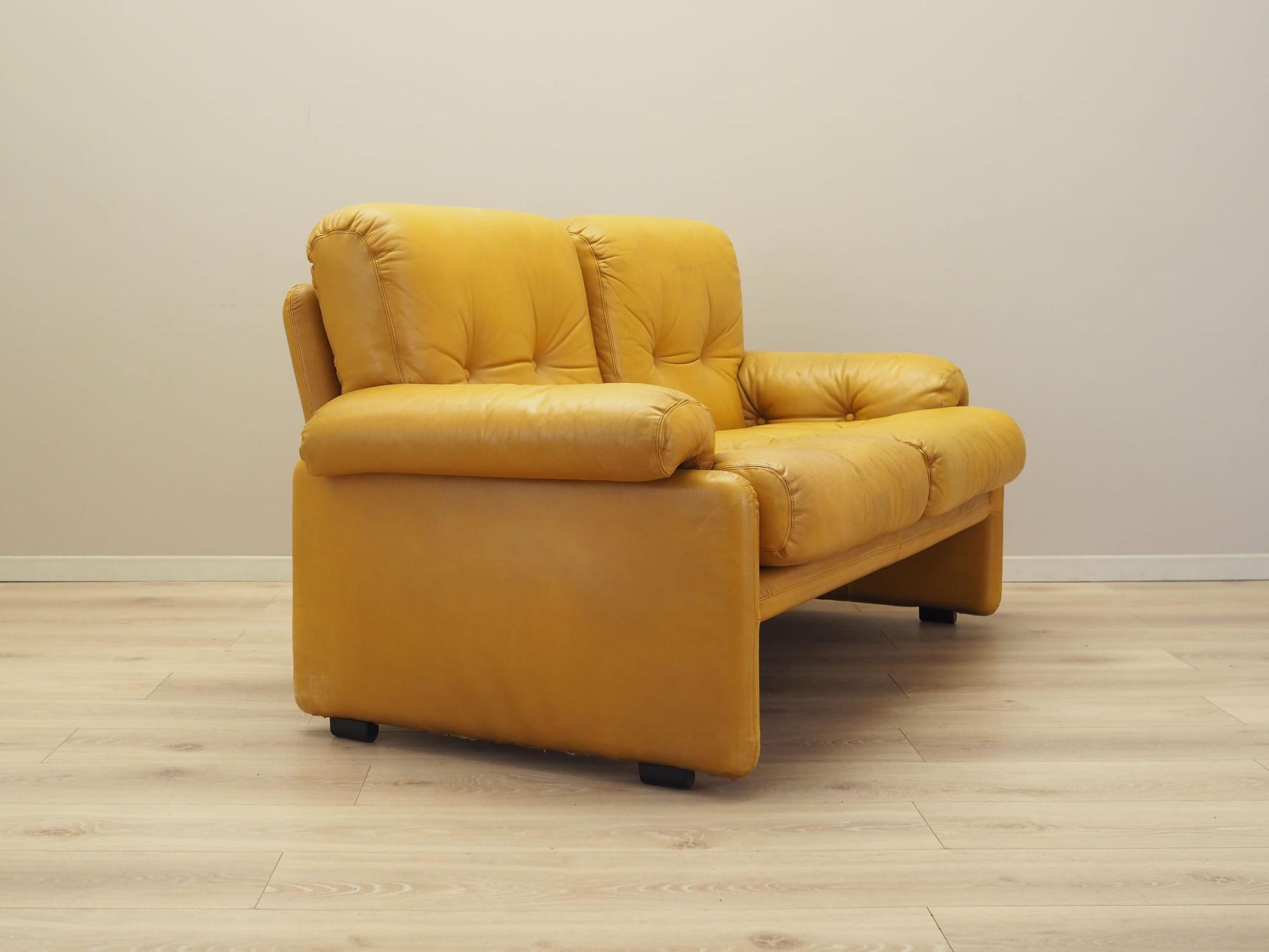 2-seater sofa Leather Yellow 1960s 5
