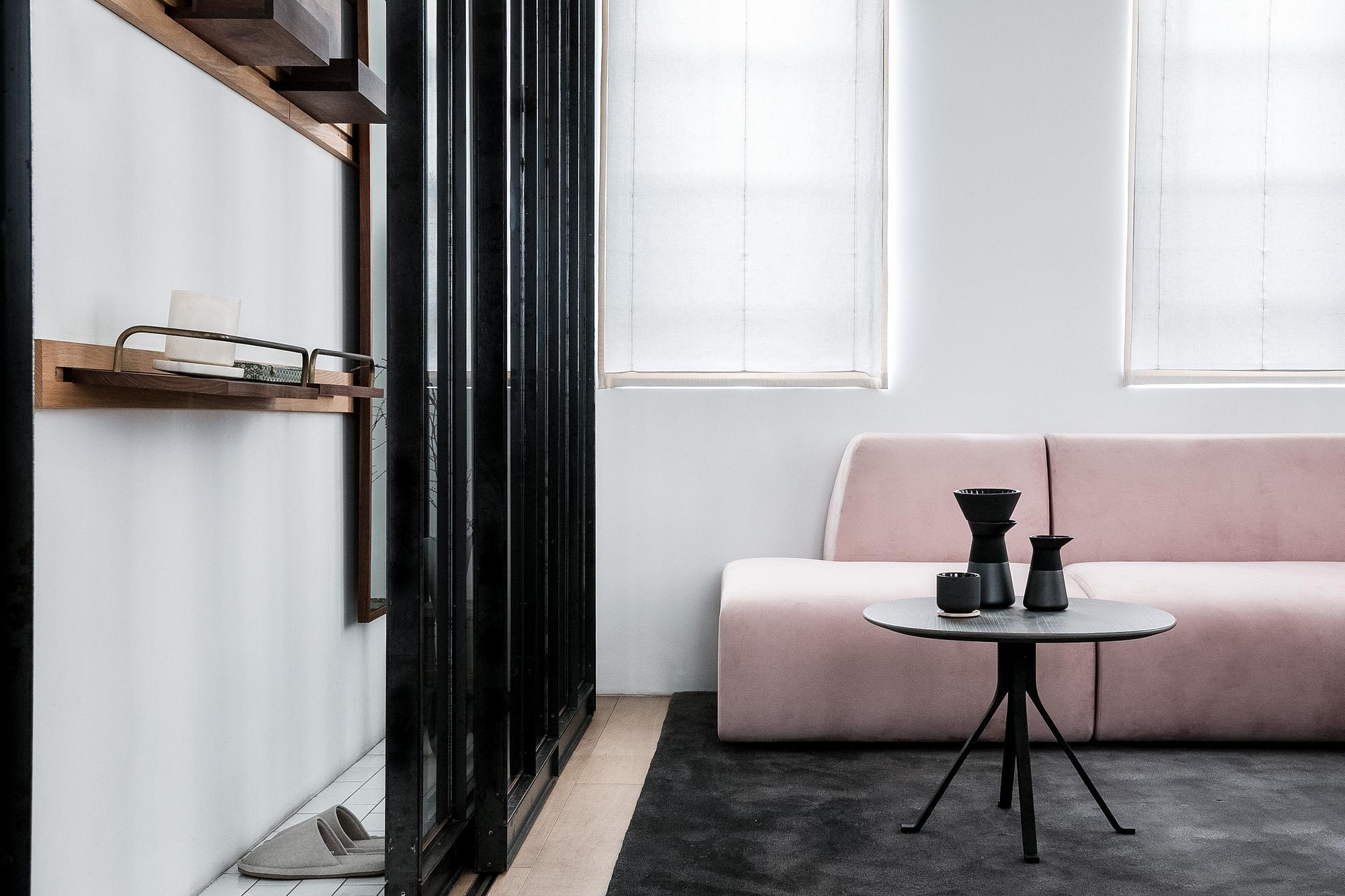 Blink Side Table Ø60cm 1