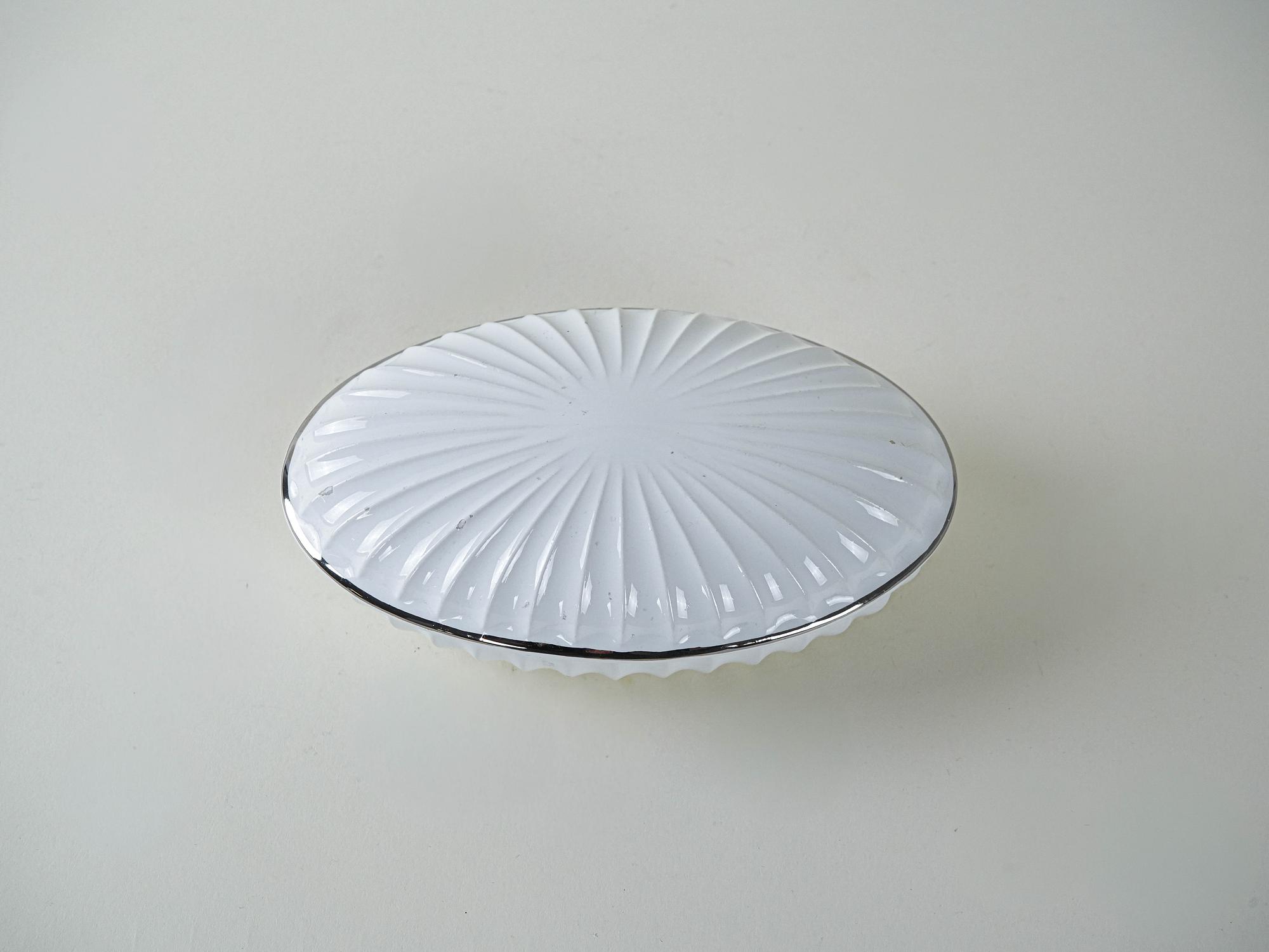 Porcelain shell dish White 1970s 4