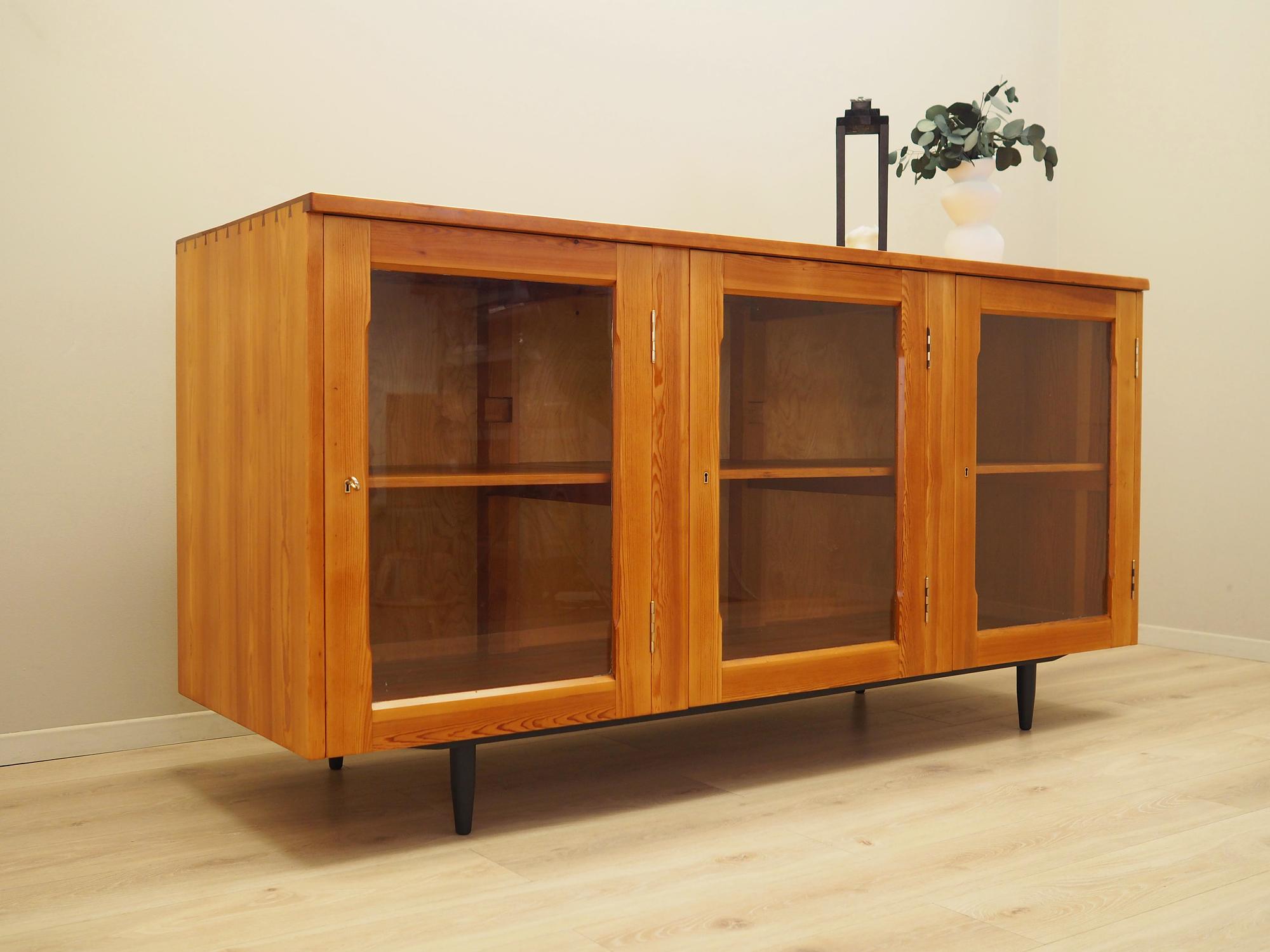 Display cabinet Pine wood 1980s 11