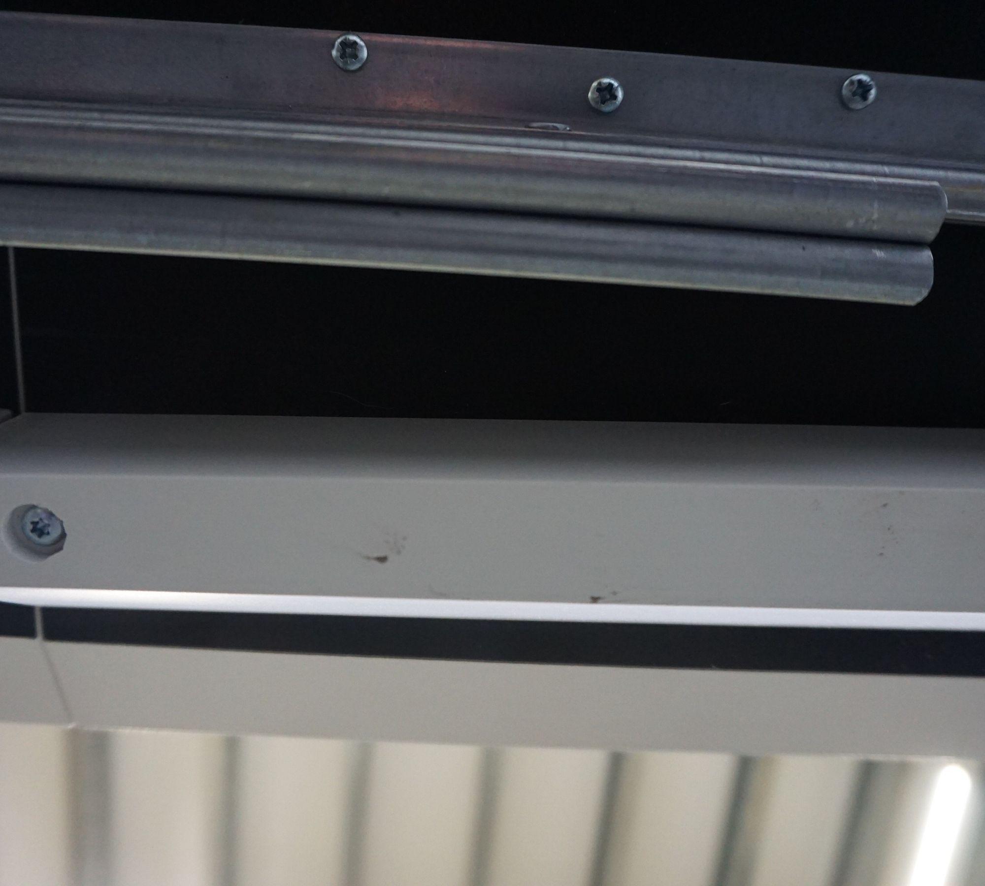 Ottawa Esstisch weißer Lack mit mattschwarzen Beinen 4