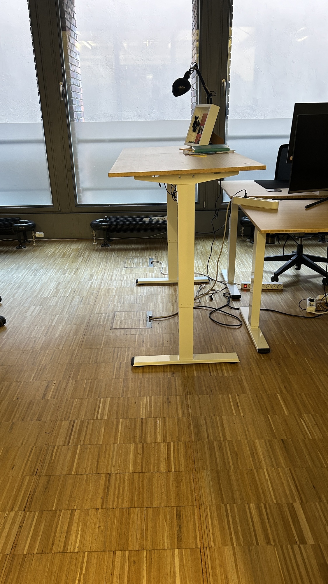 Schreibtisch Höhenverstellbar Holz Metall Beige 2