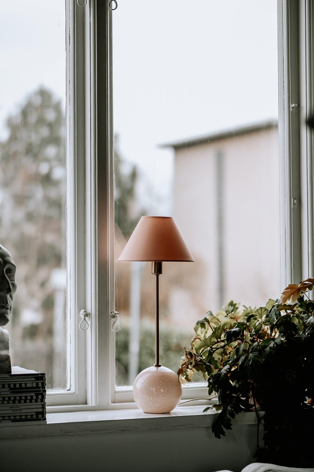 Iris Table lamp Blush Ø 20cm 0