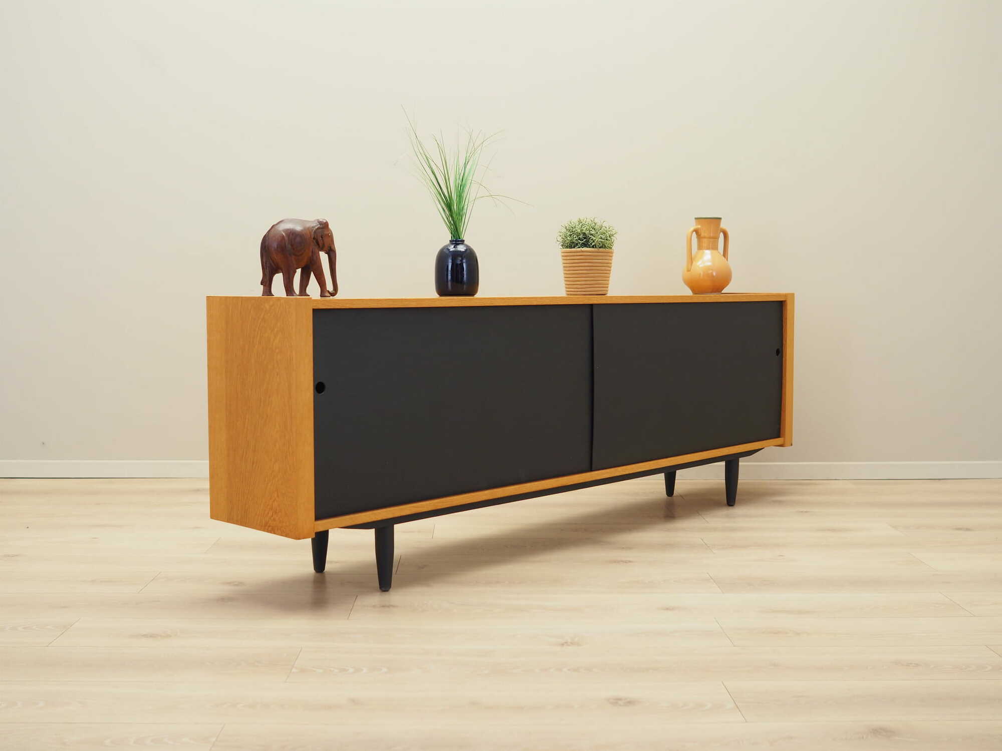 Vintage Sideboard Eschenholz Braun 1970er Jahre 5