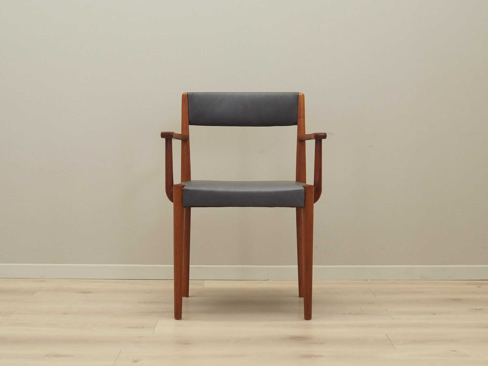 Vintage Stuhl Teakholz Leder Grau 1970er Jahre  1