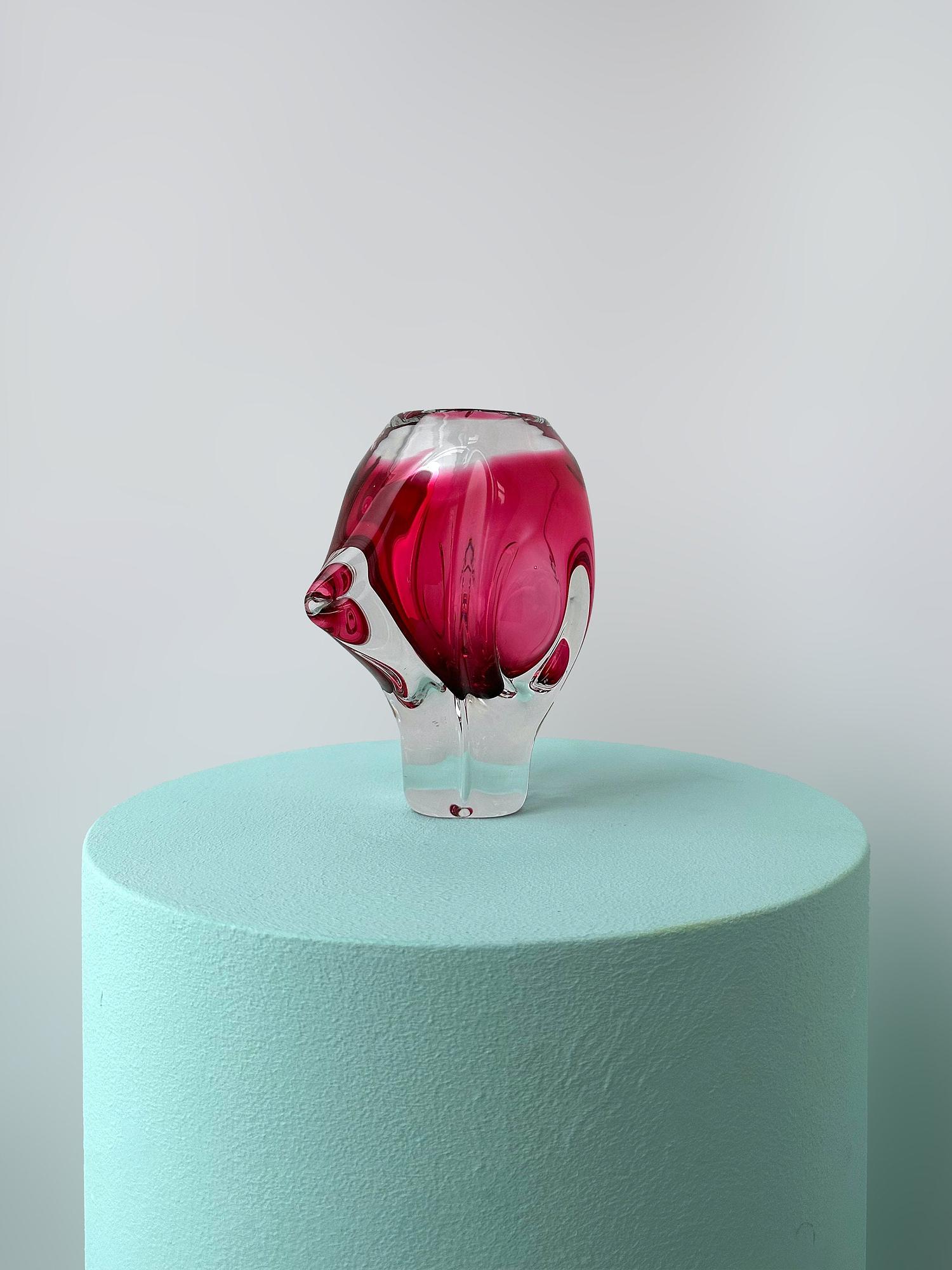 Vintage vase glass red 4