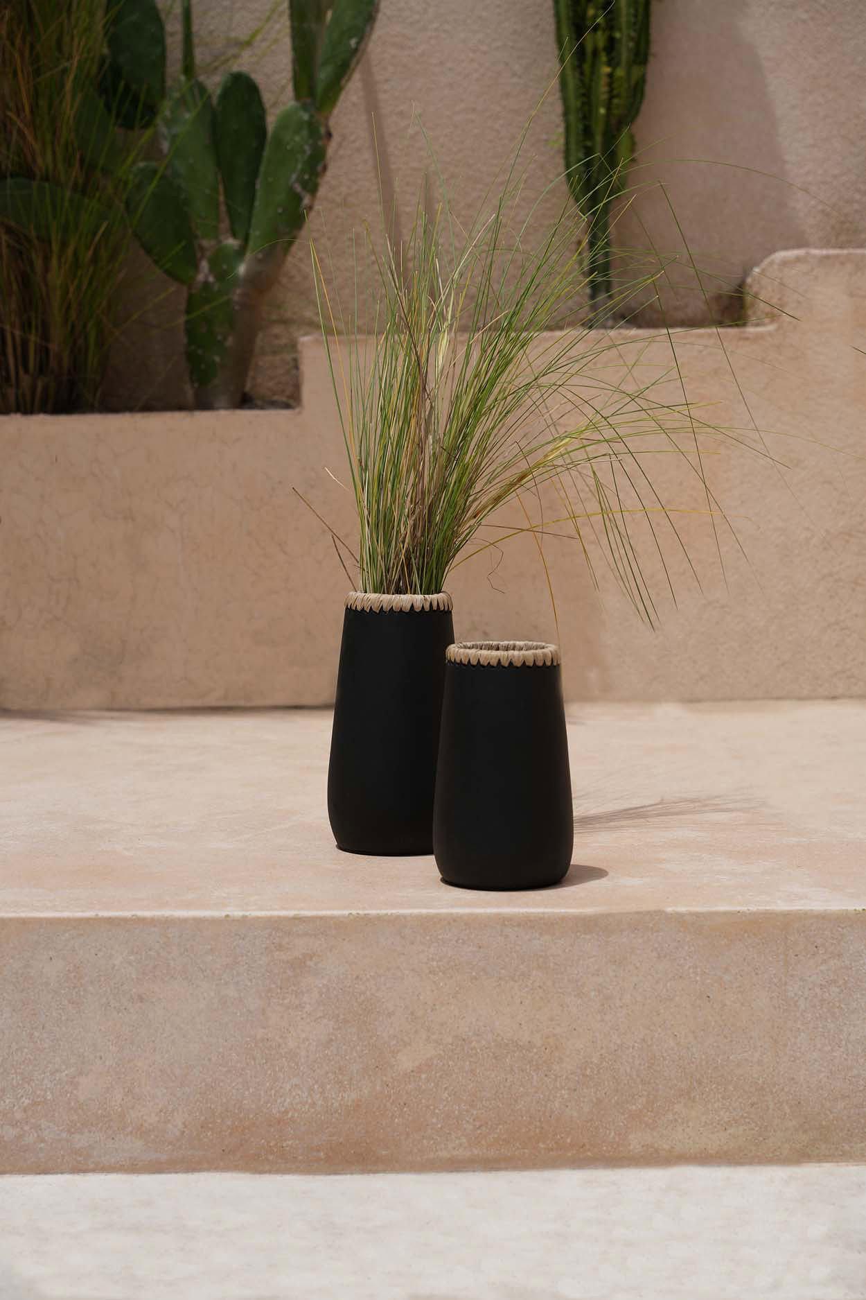 Sneaky Vase Schwarz 2