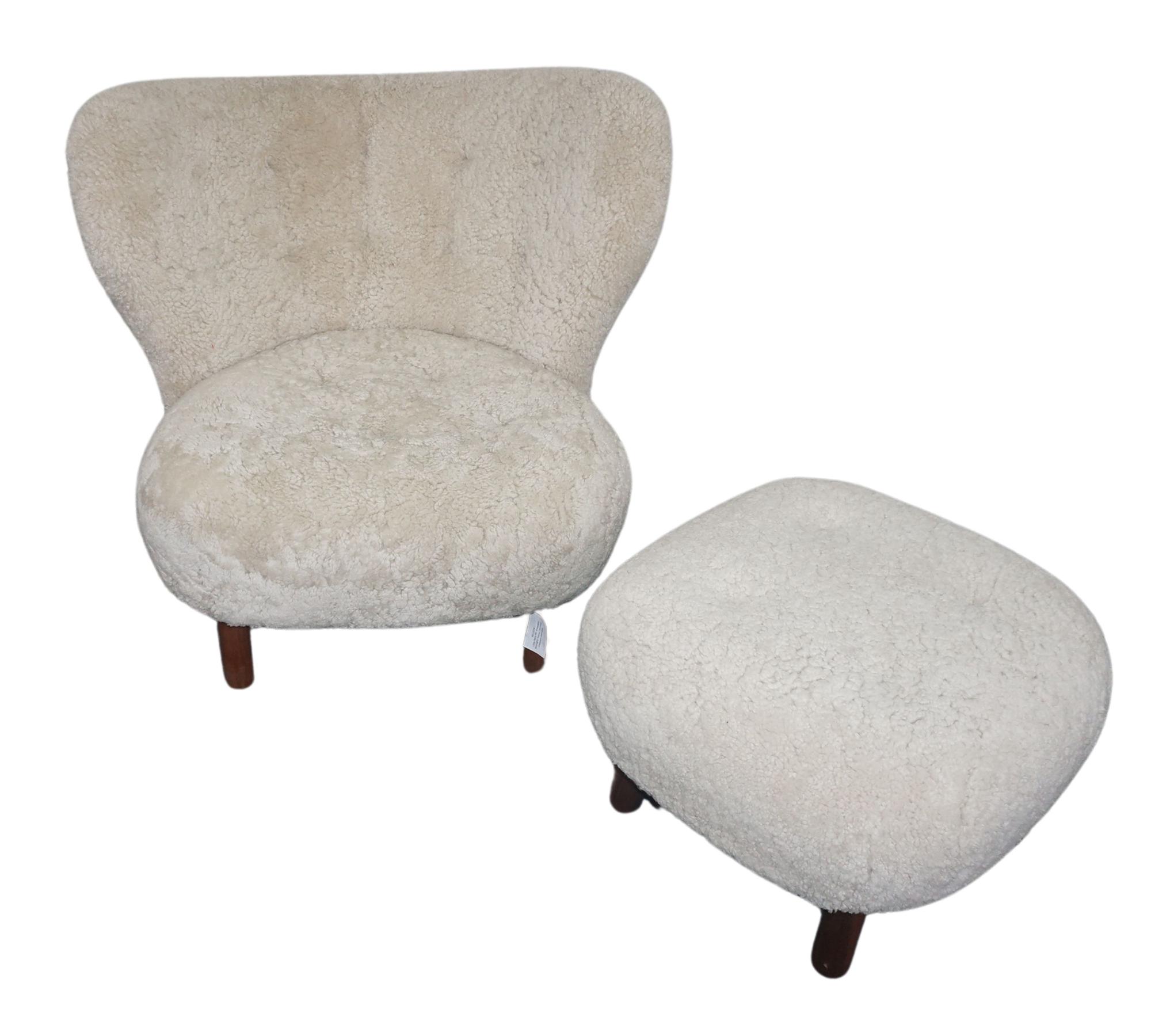 Little Petra VB1 Sessel mit Hocker Schafsfell 5